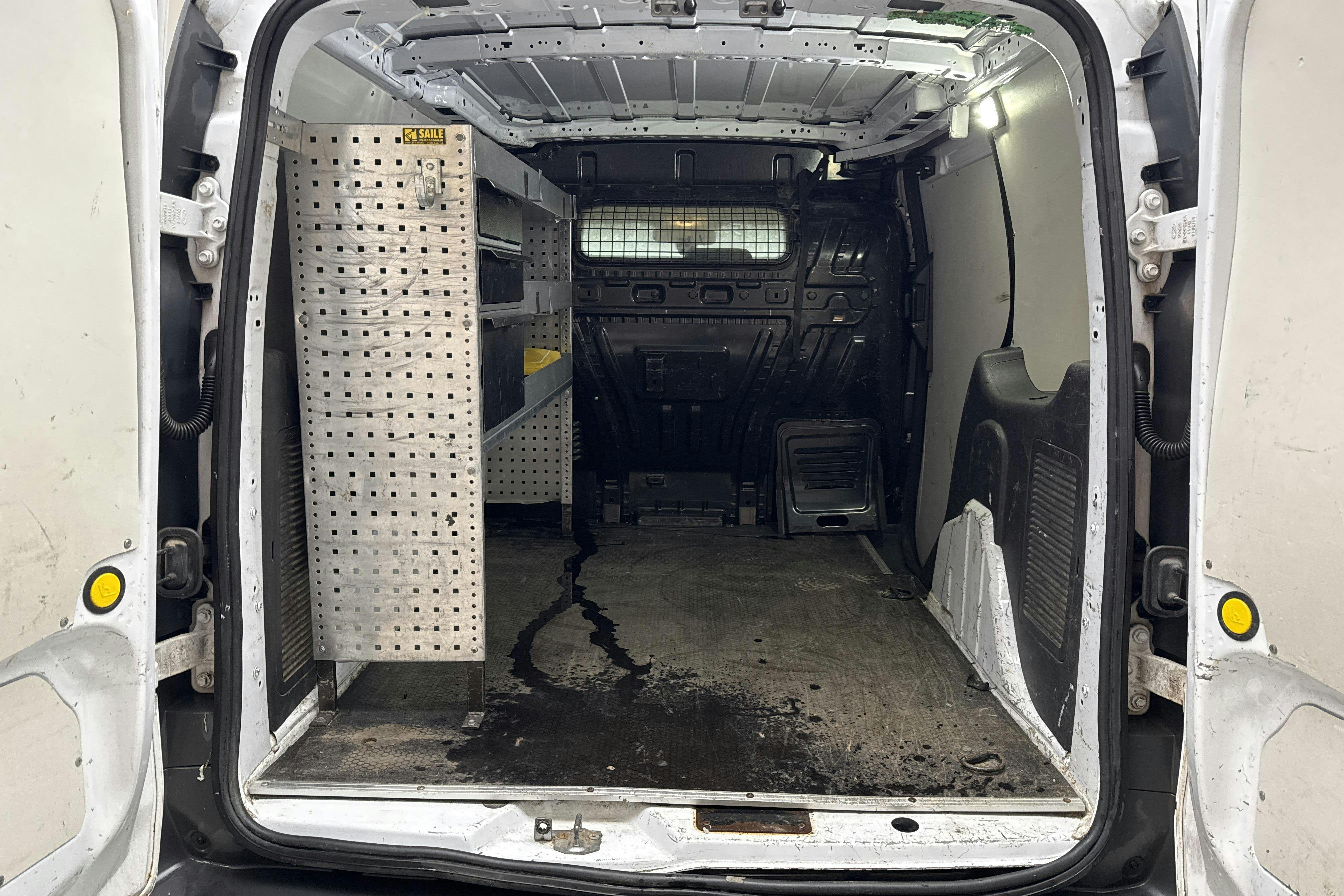 Ford Transit Connect 1.6 TDCi (75hk) - 183 270 km - Käsitsi - valge - 2014