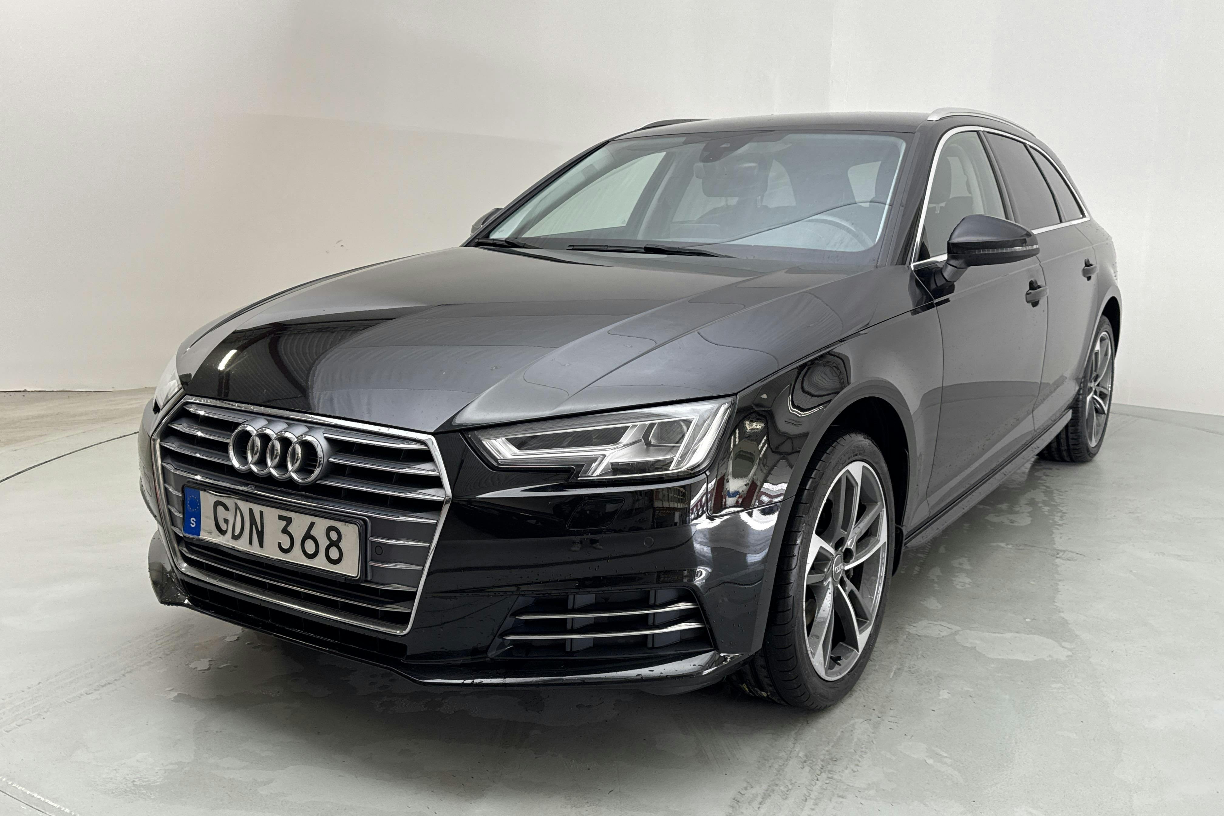 Audi A4 2.0 TDI Avant (190hk) - 16 145 mil - Automat - svart - 2017