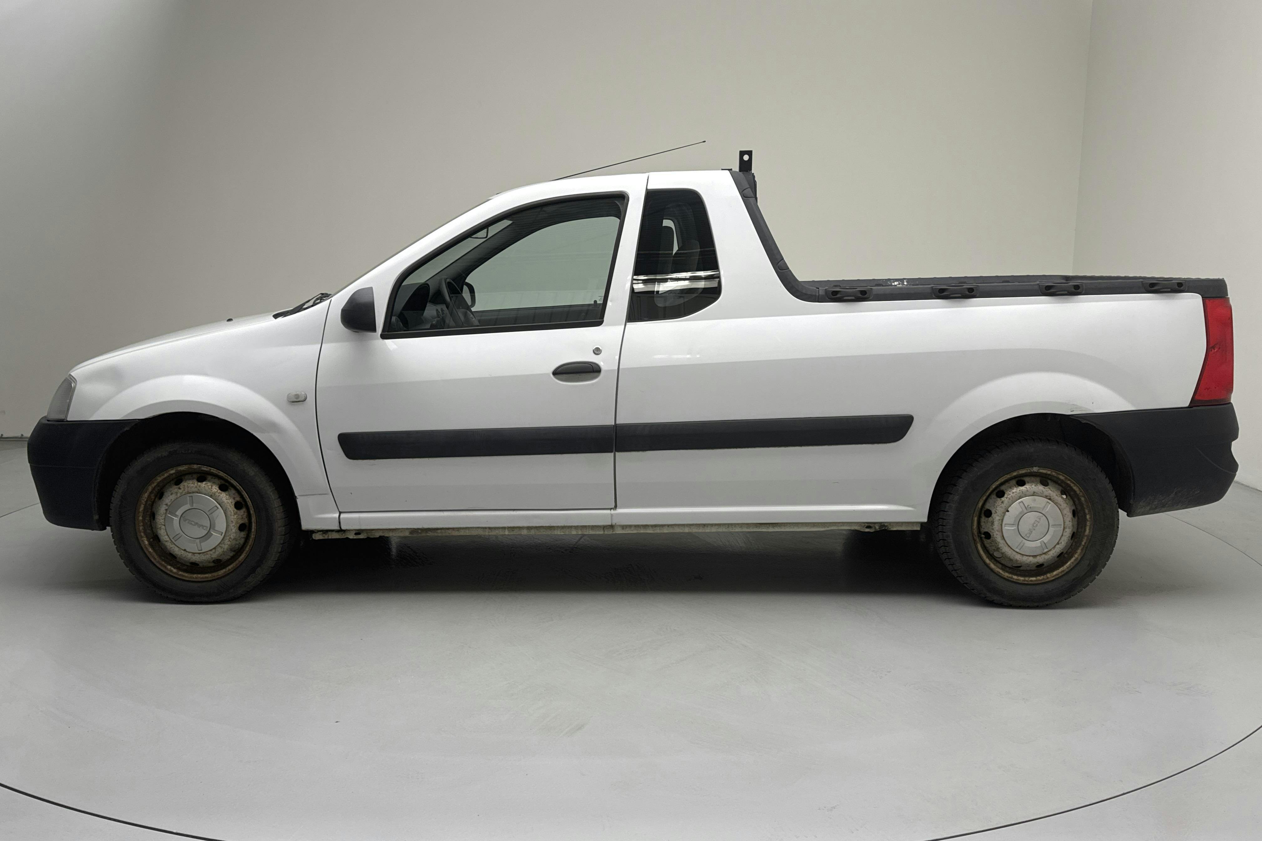 Dacia Logan 1.5 dCi Eco2 Pickup (90hk) - 117 260 km - Manual - white - 2011