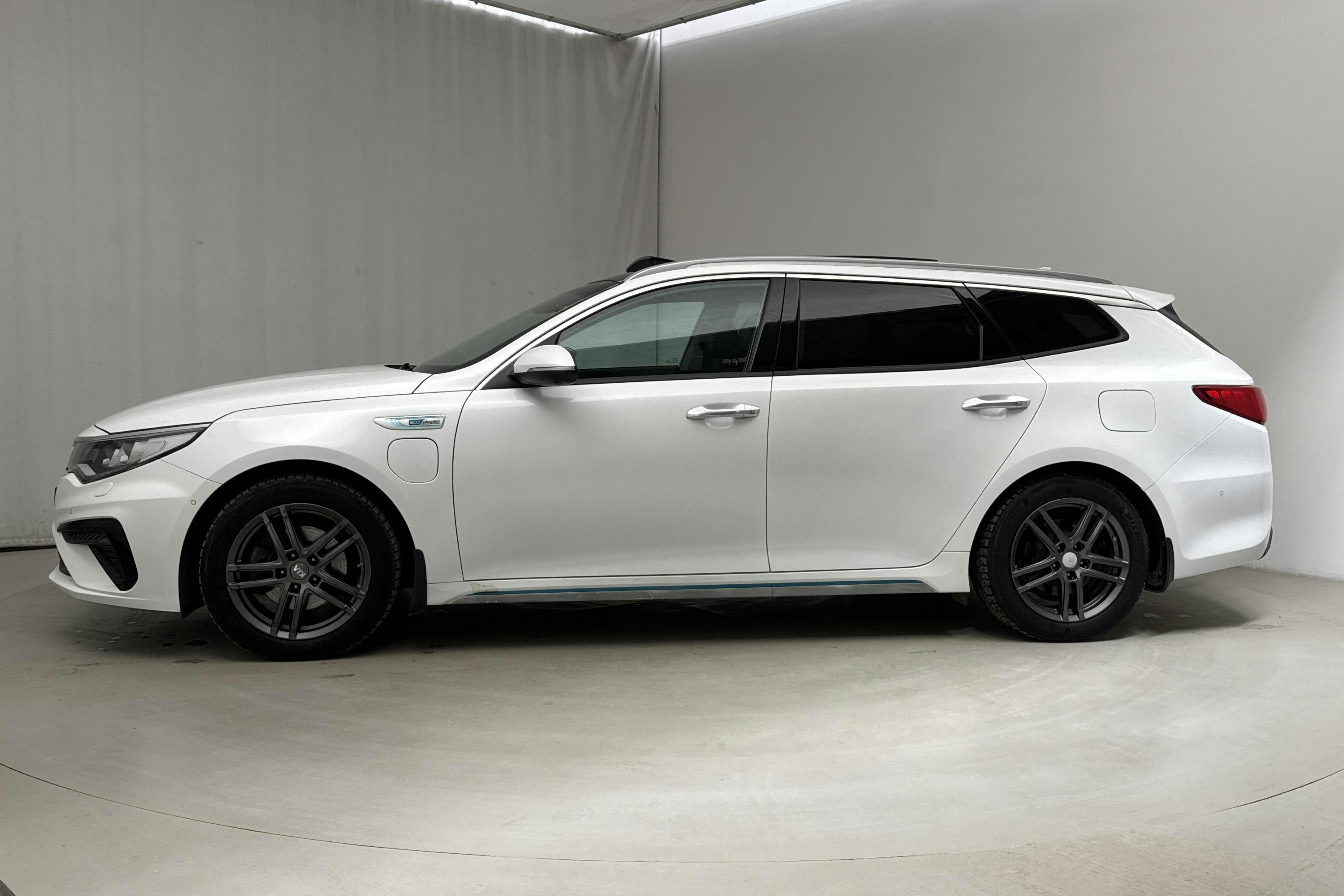 KIA Optima 2.0 GDi Plug-in Hybrid SW (205hk) - 130 880 km - Automatic - white - 2020