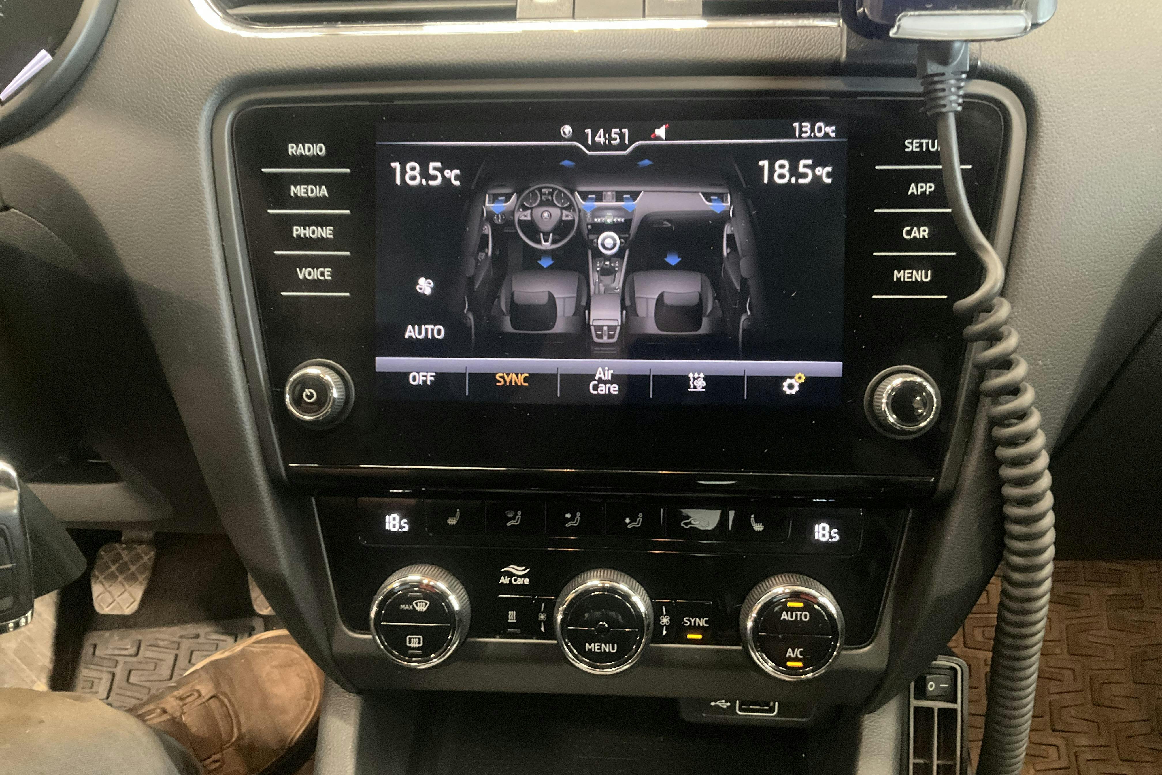 Skoda Octavia III 2.0 TDI CR Combi 4x4 (150hk) - 165 950 km - Manual - white - 2018