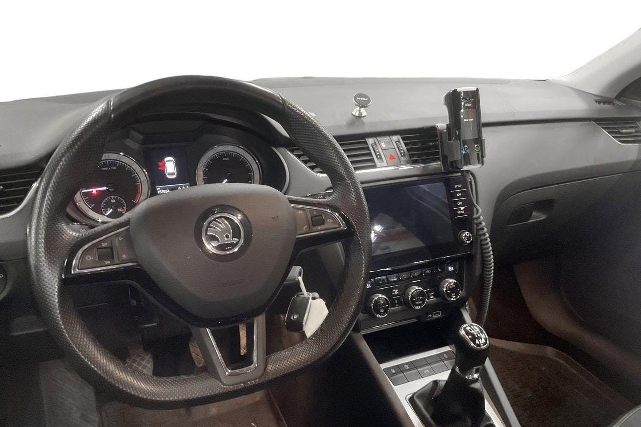Skoda Octavia III 2.0 TDI CR Combi 4x4 (150hk) - 165 950 km - Manual - white - 2018