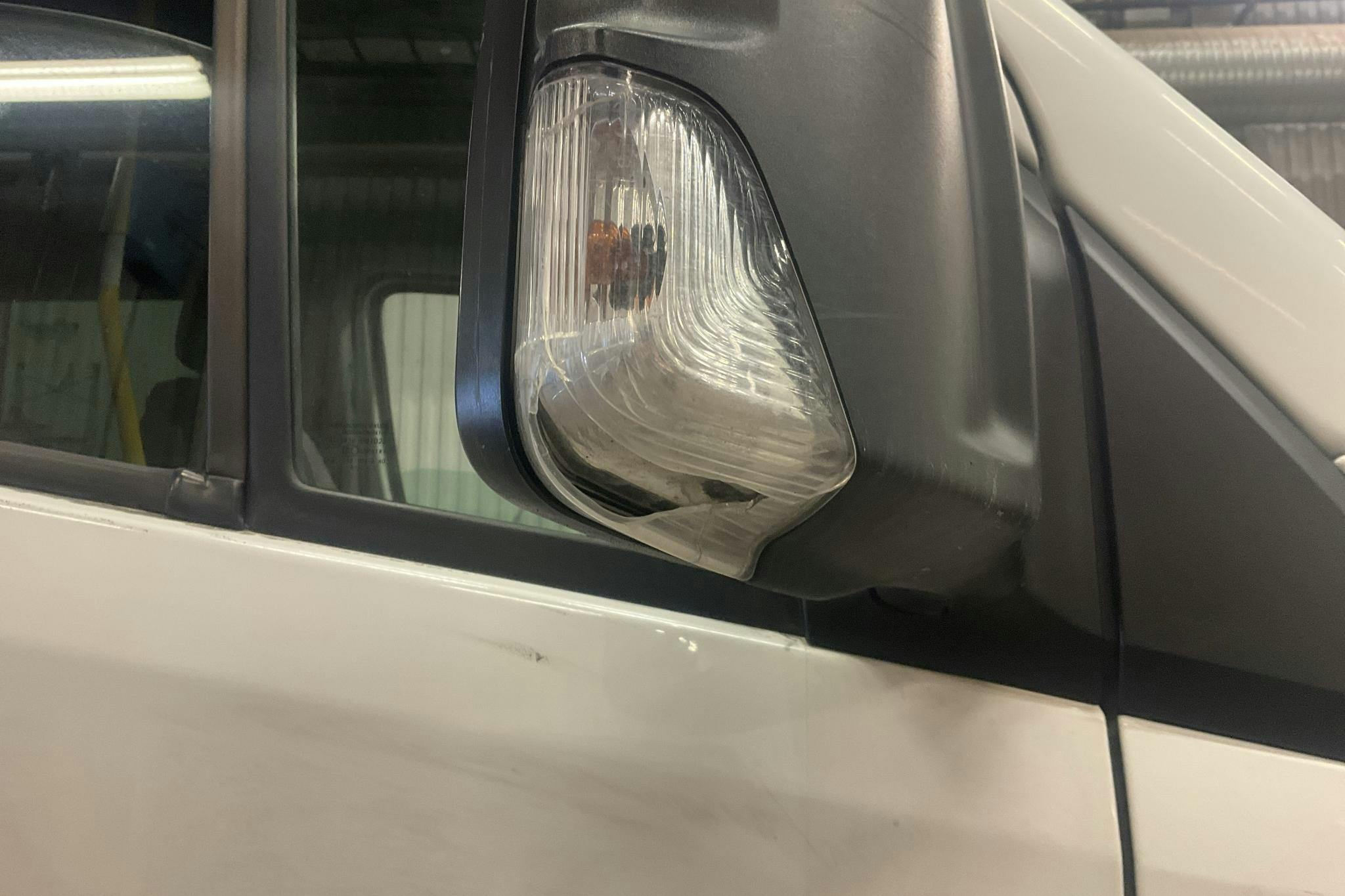 VW CRAFTER 50 - 166 250 km - Manuell - vit - 2016