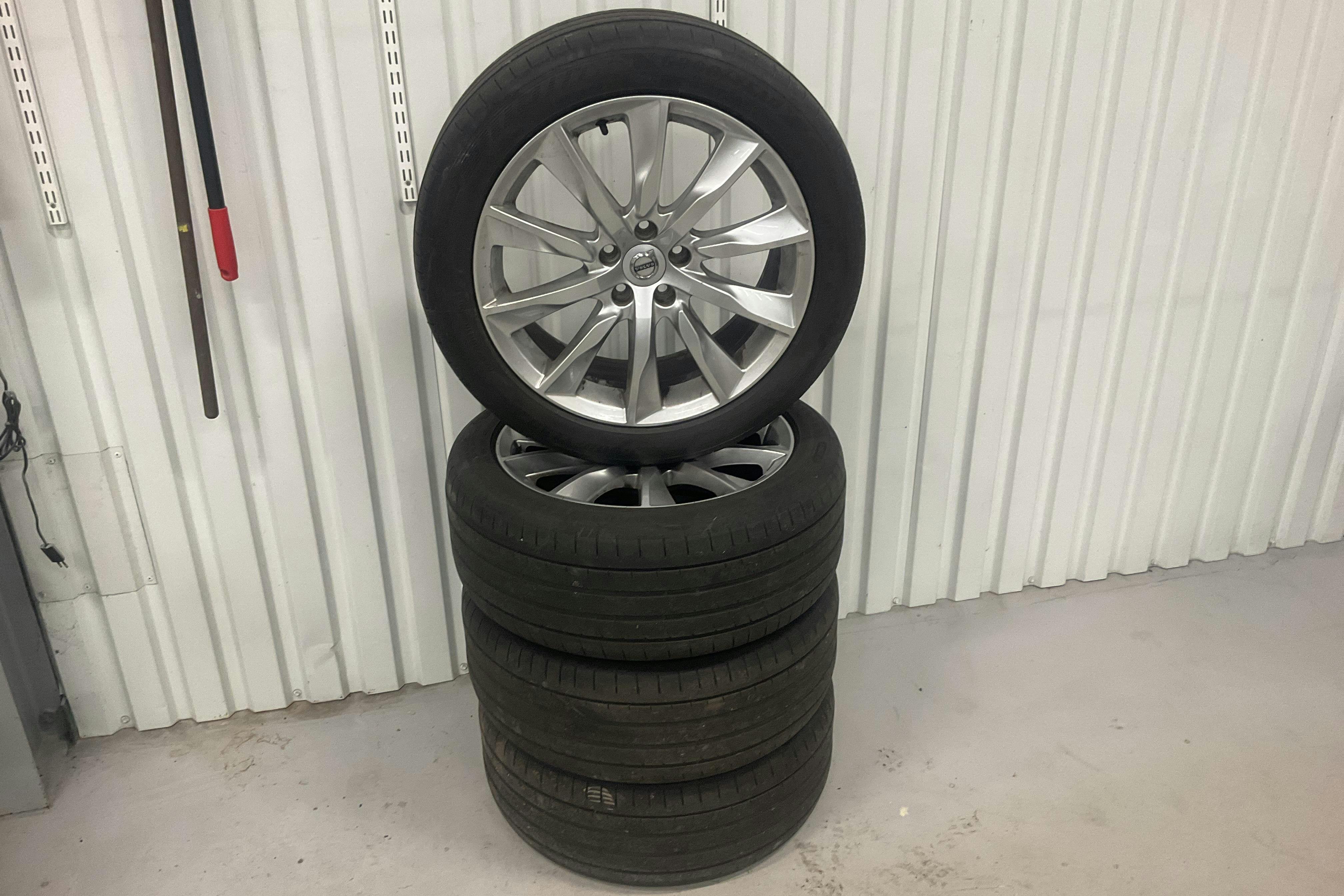Volvo V90 D4 AWD (190hk) - 225 970 km - Automatyczna - biały - 2020