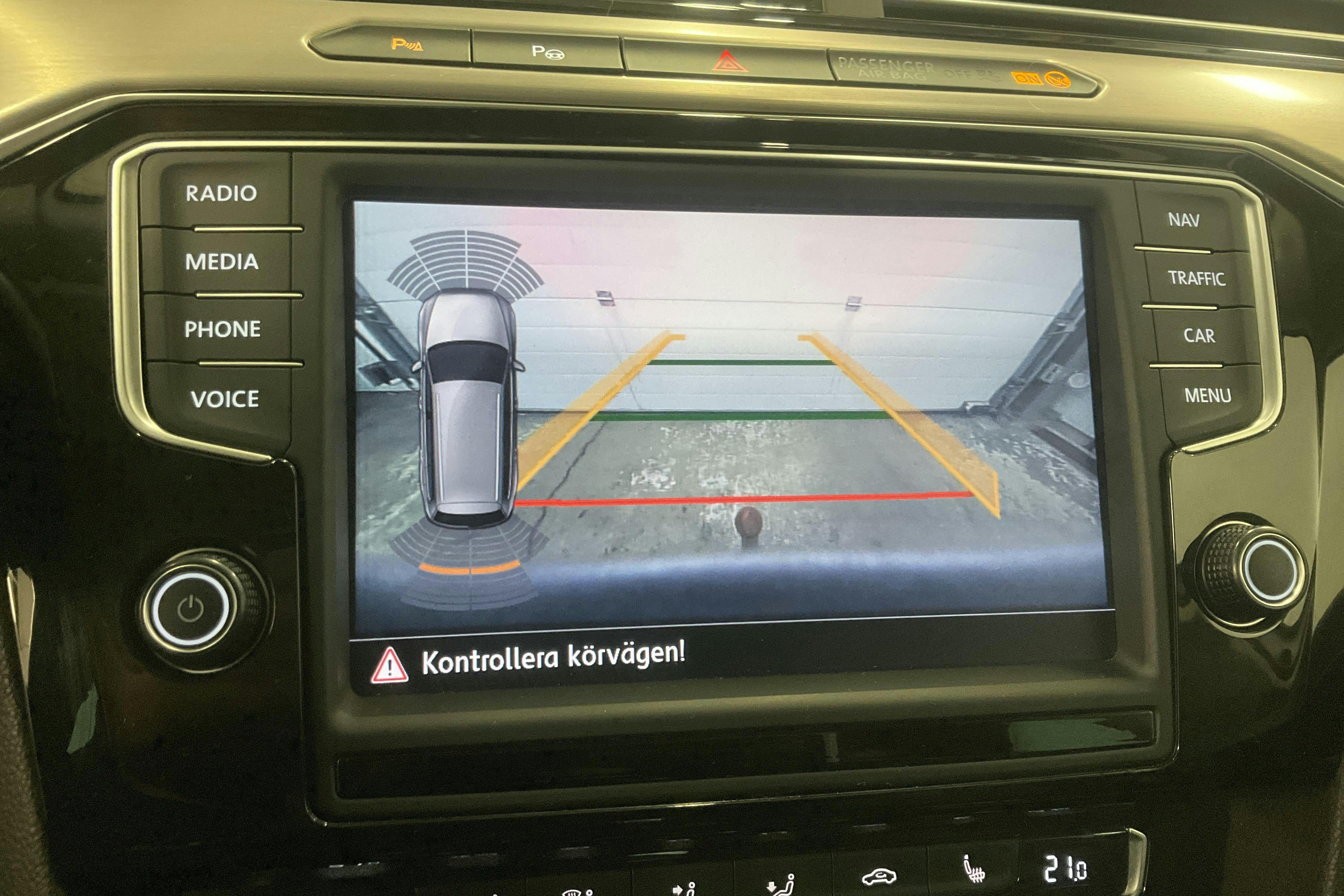 VW Passat 2.0 TDI BiTurbo Sportscombi 4MOTION (240hk) - 138 470 km - Automatic - silver - 2015