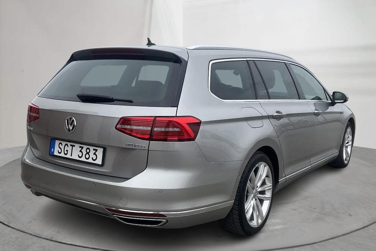 VW Passat 2.0 TDI BiTurbo Sportscombi 4MOTION (240hk) - 138 470 km - Automatic - silver - 2015