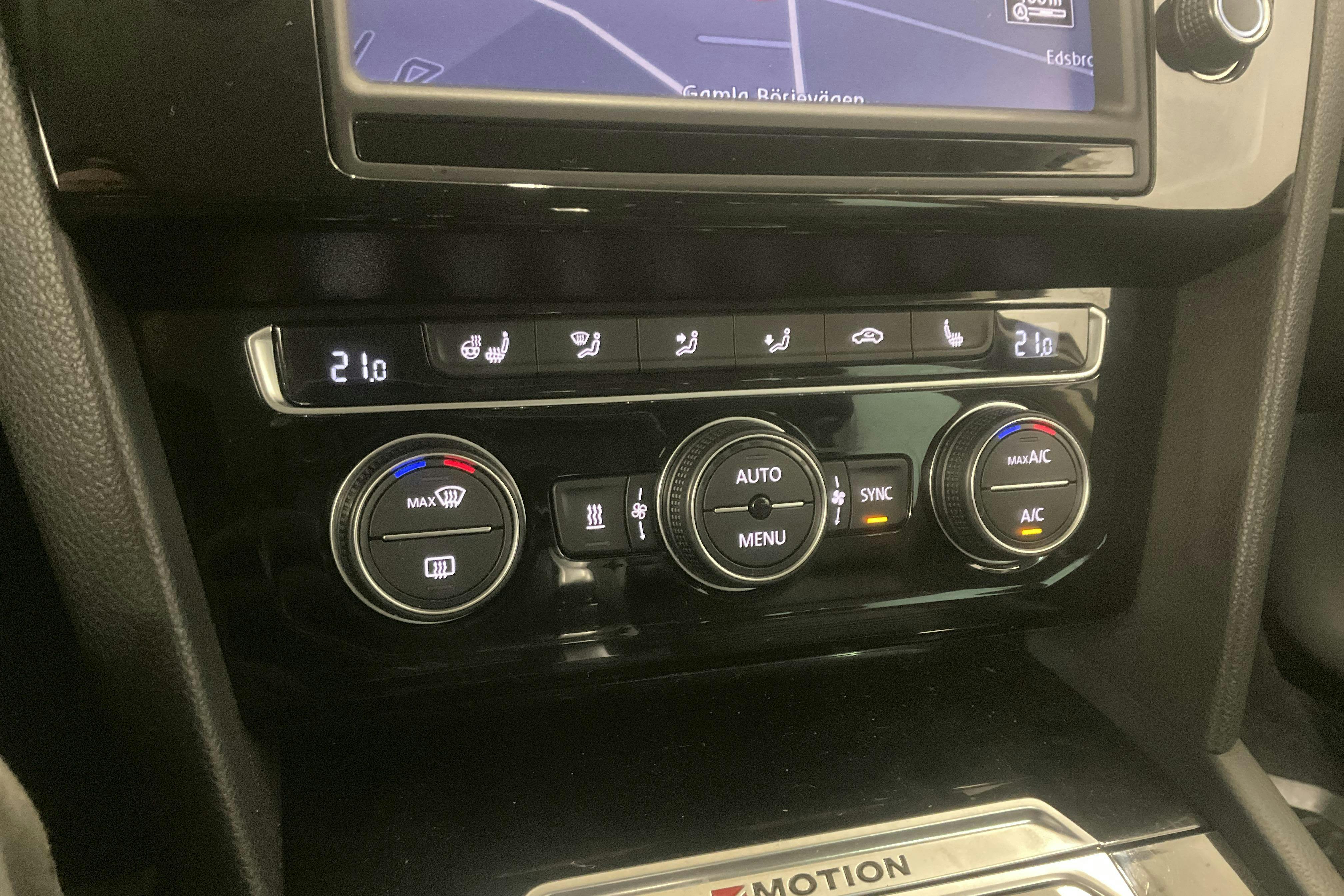 VW Passat 2.0 TDI BiTurbo Sportscombi 4MOTION (240hk) - 138 470 km - Automatic - silver - 2015