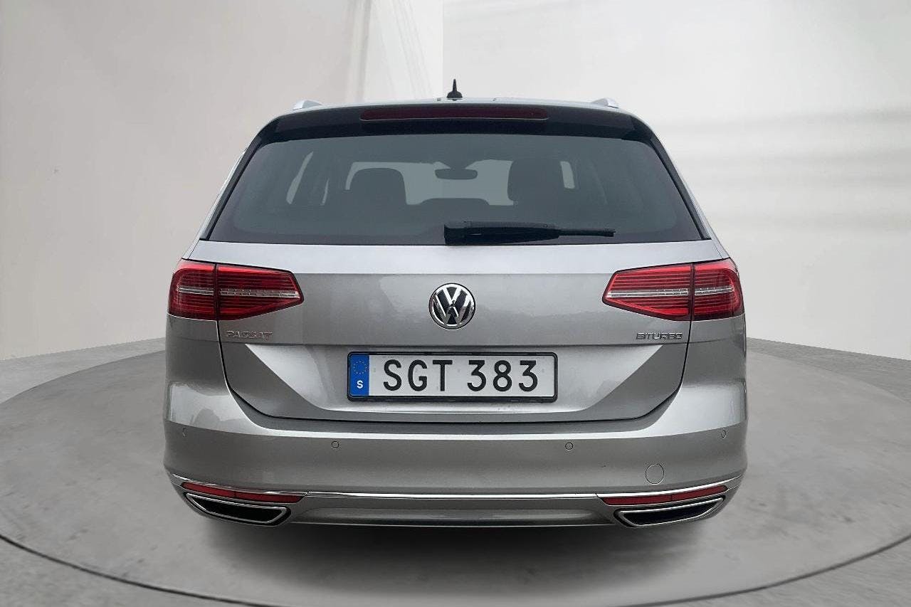 VW Passat 2.0 TDI BiTurbo Sportscombi 4MOTION (240hk) - 138 470 km - Automatic - silver - 2015