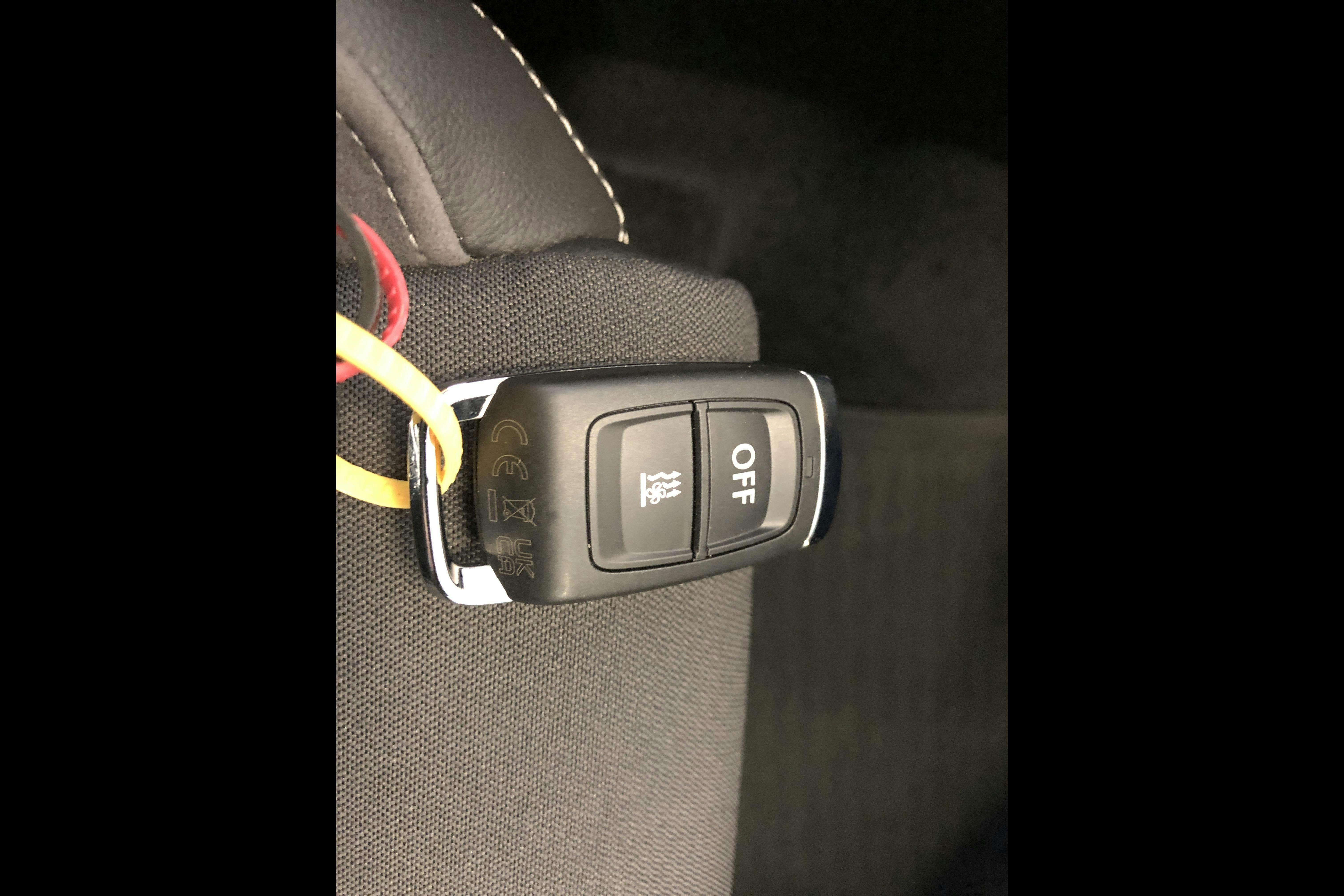 VW Passat Alltrack 2.0 TDI Sportscombi 4Motion (200hk) - 109 710 km - Automatic - white - 2023