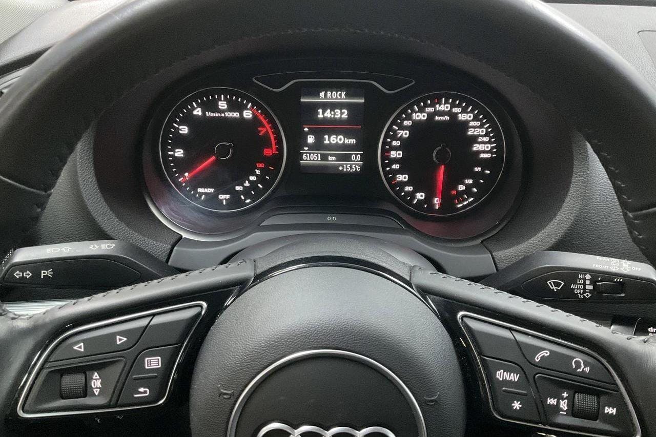 Audi A3 Sportback 35 TFSI (150hk) - 6 105 mil - Manuell - svart - 2020