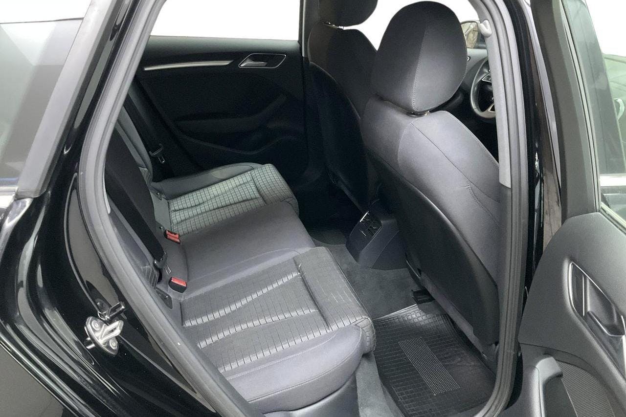 Audi A3 Sportback 35 TFSI (150hk) - 6 105 mil - Manuell - svart - 2020