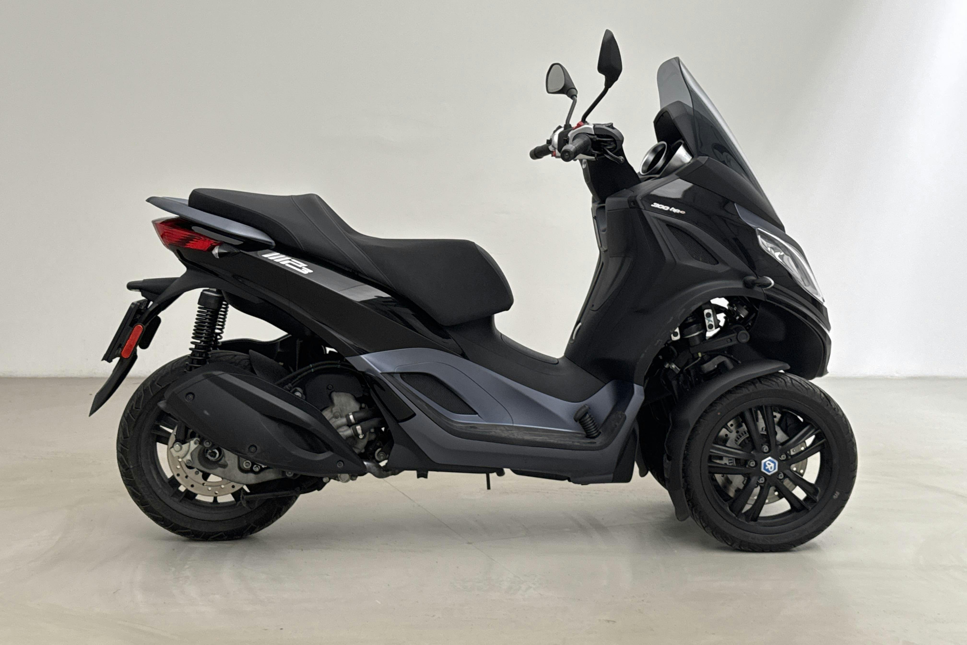 PIAGGIO MP3 300 HPE Motorcykel - 392 mil - Automat - svart - 2021