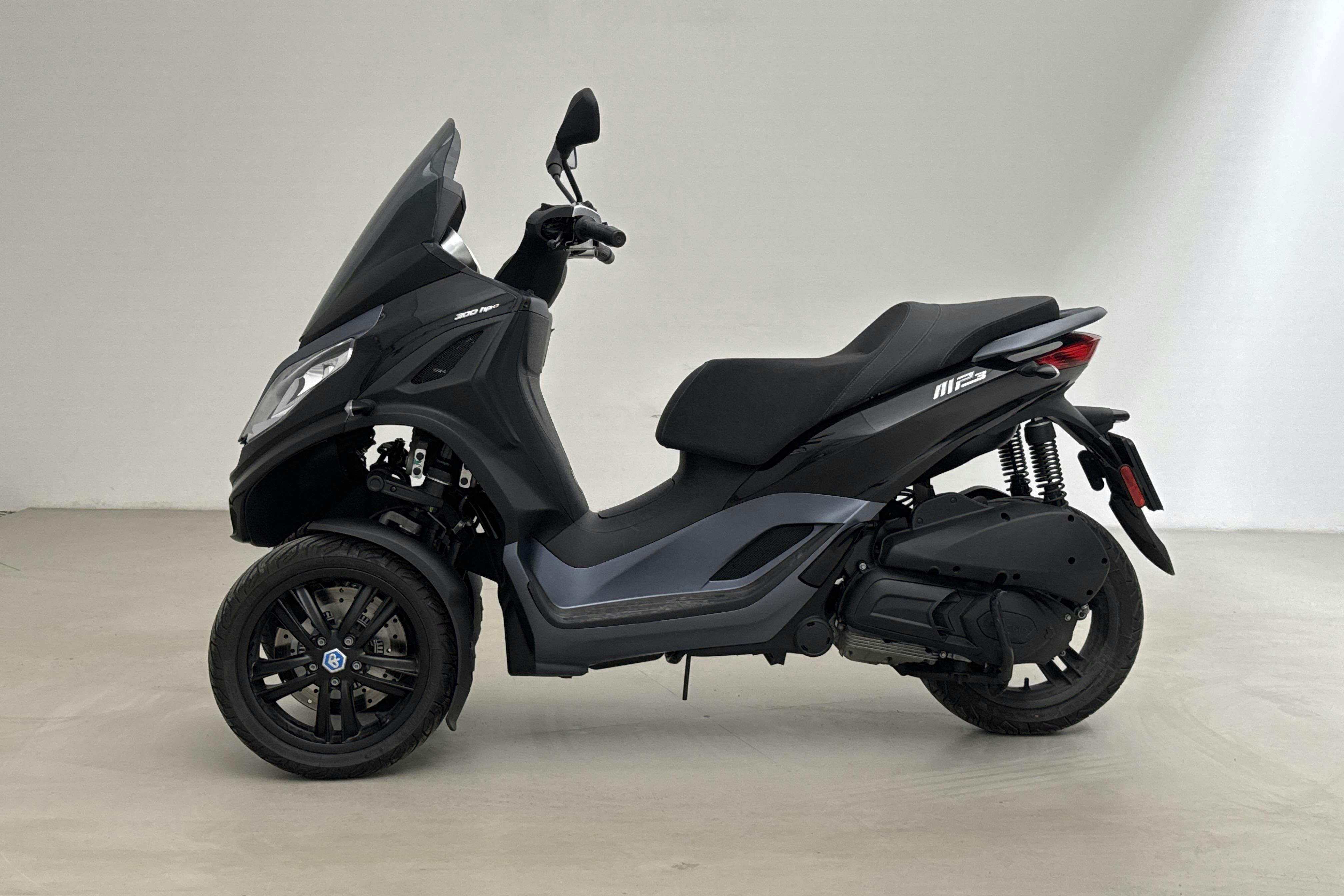 PIAGGIO MP3 300 HPE Motorcykel - 392 mil - Automat - svart - 2021