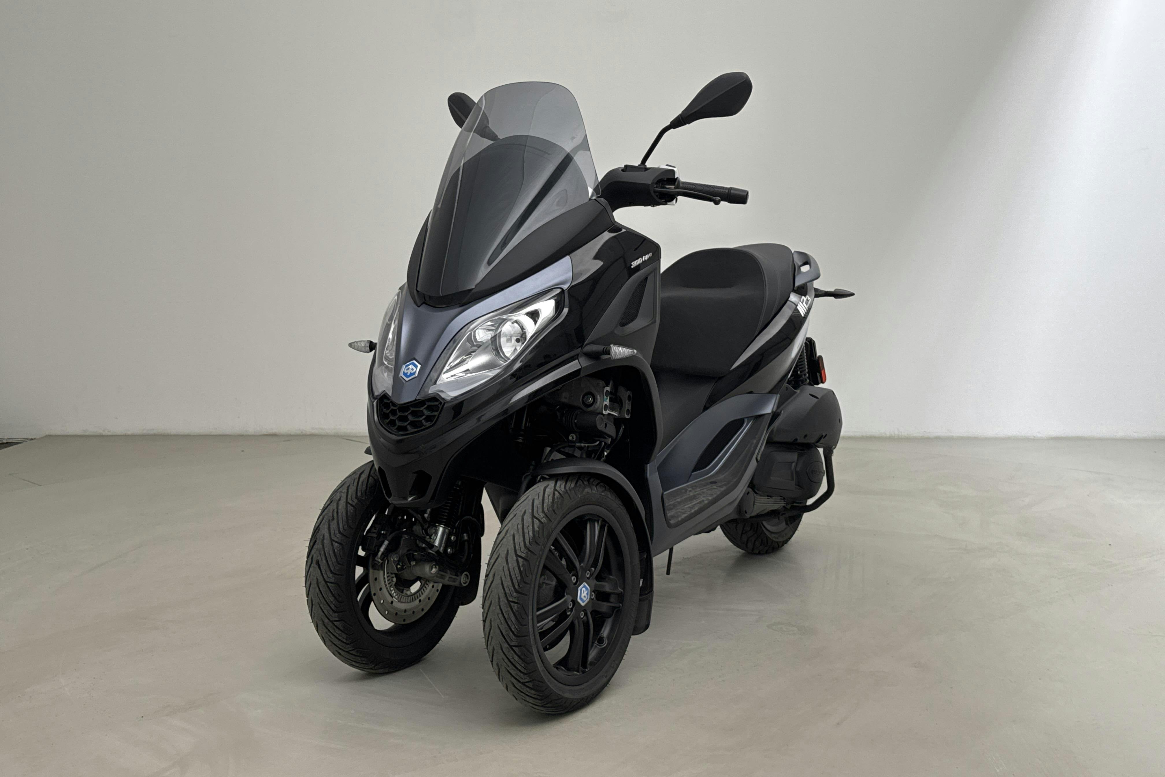 PIAGGIO MP3 300 HPE Motorcykel - 392 mil - Automat - svart - 2021