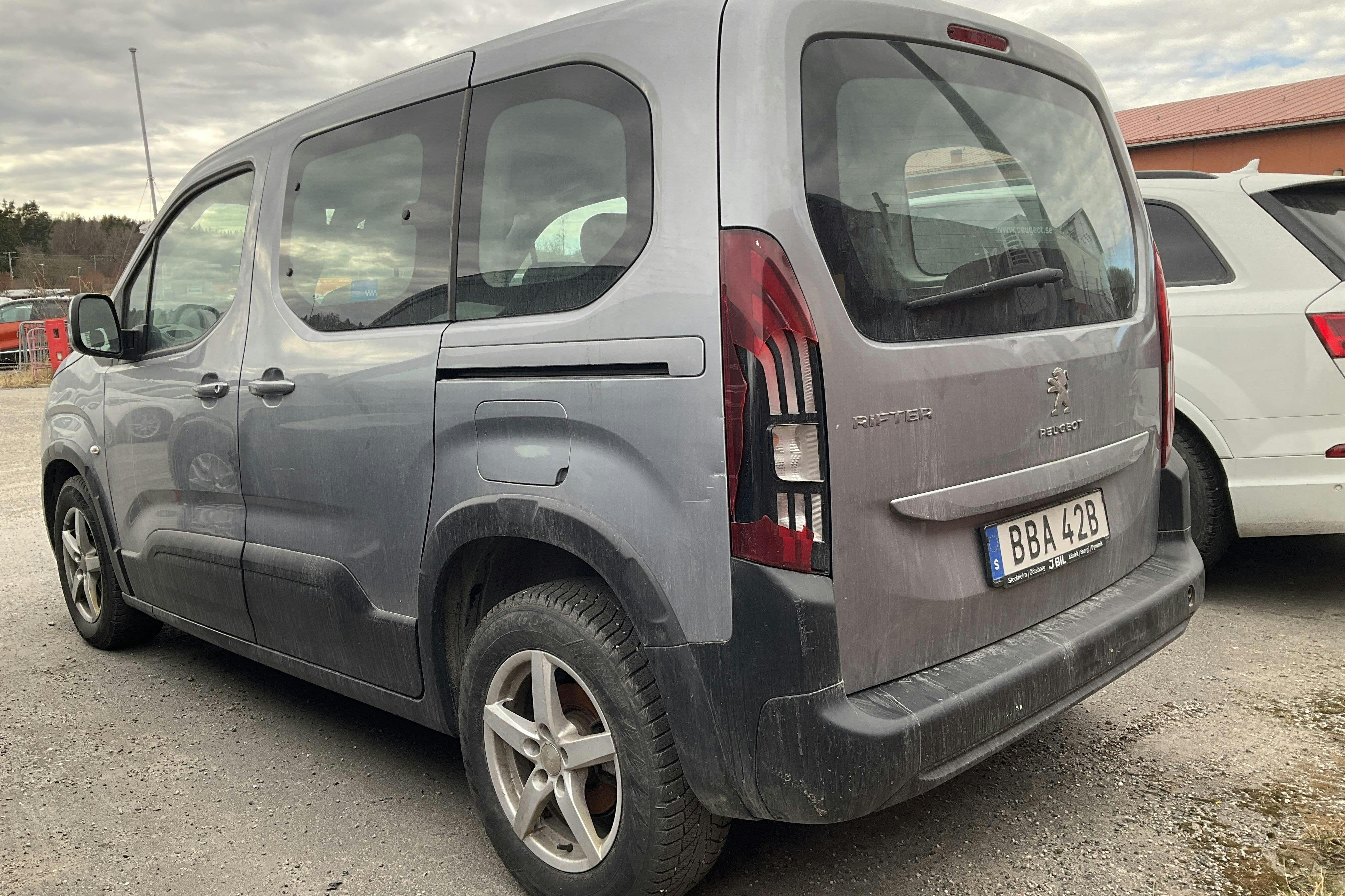 Peugeot Rifter 1.5 BlueHDi (130hk) - 14 722 mil - Automat - grå - 2019