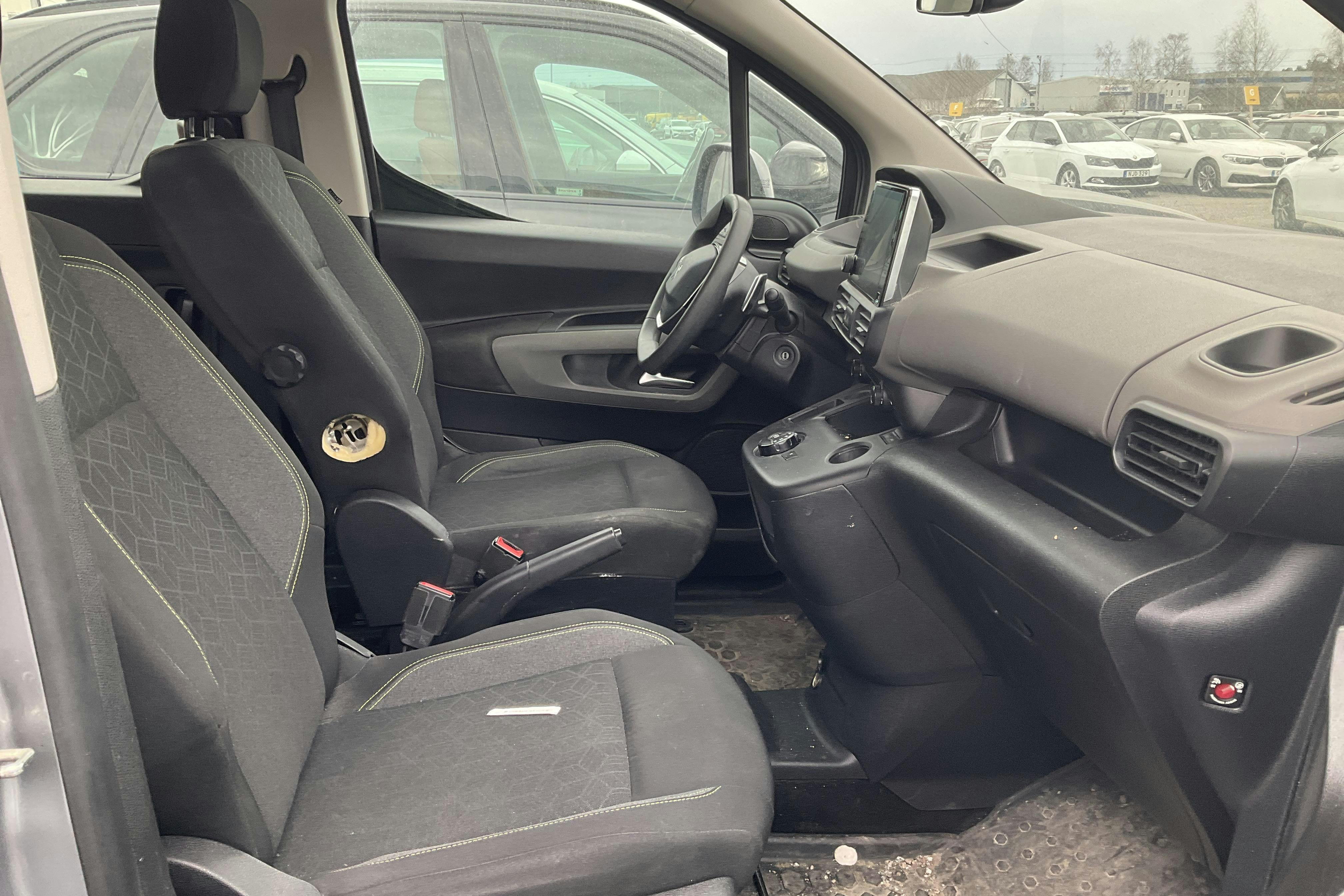 Peugeot Rifter 1.5 BlueHDi (130hk) - 14 722 mil - Automat - grå - 2019