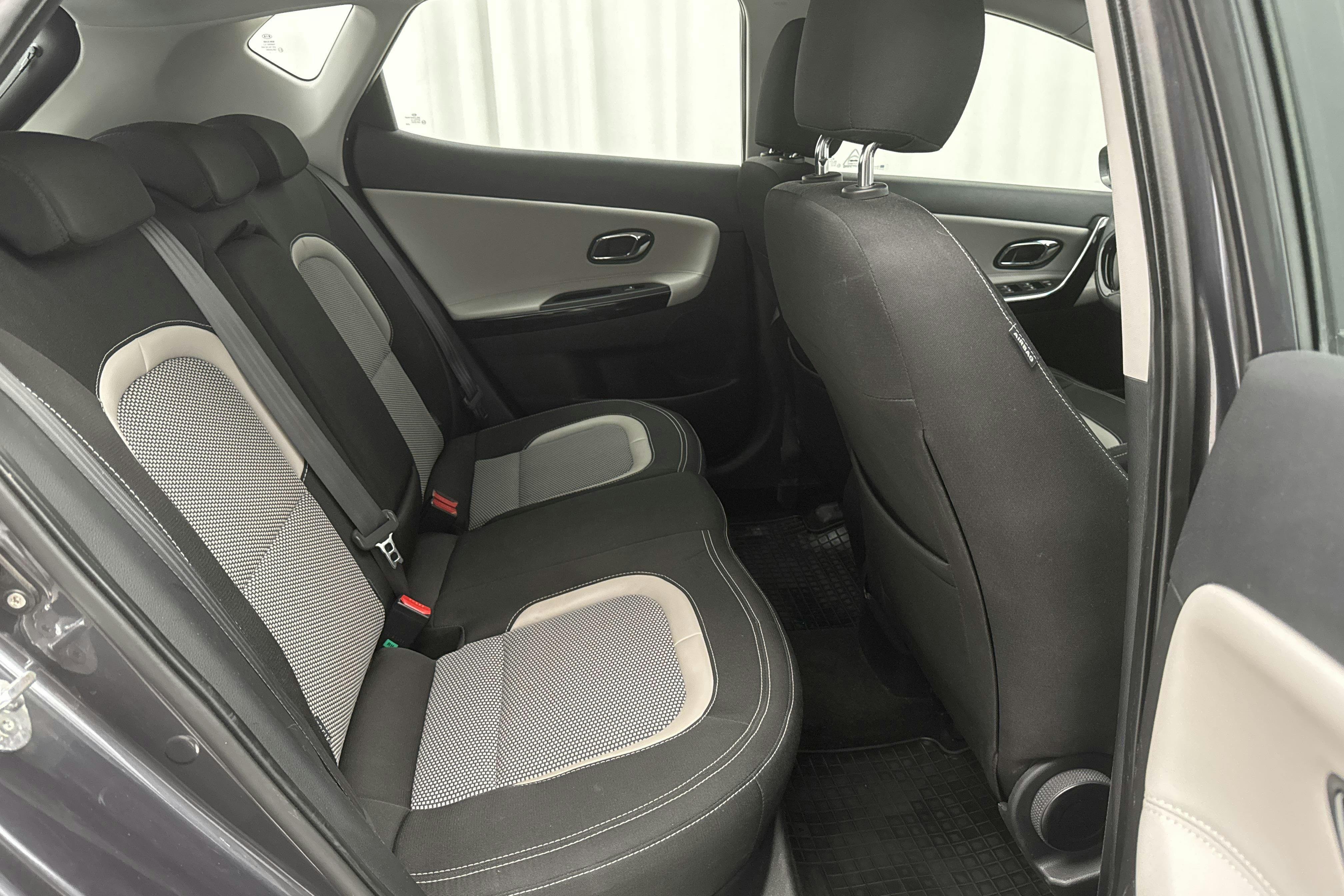 KIA Cee'd 1.6 CRDi 5dr (128hk) - 18 645 mil - Manuell - grå - 2013