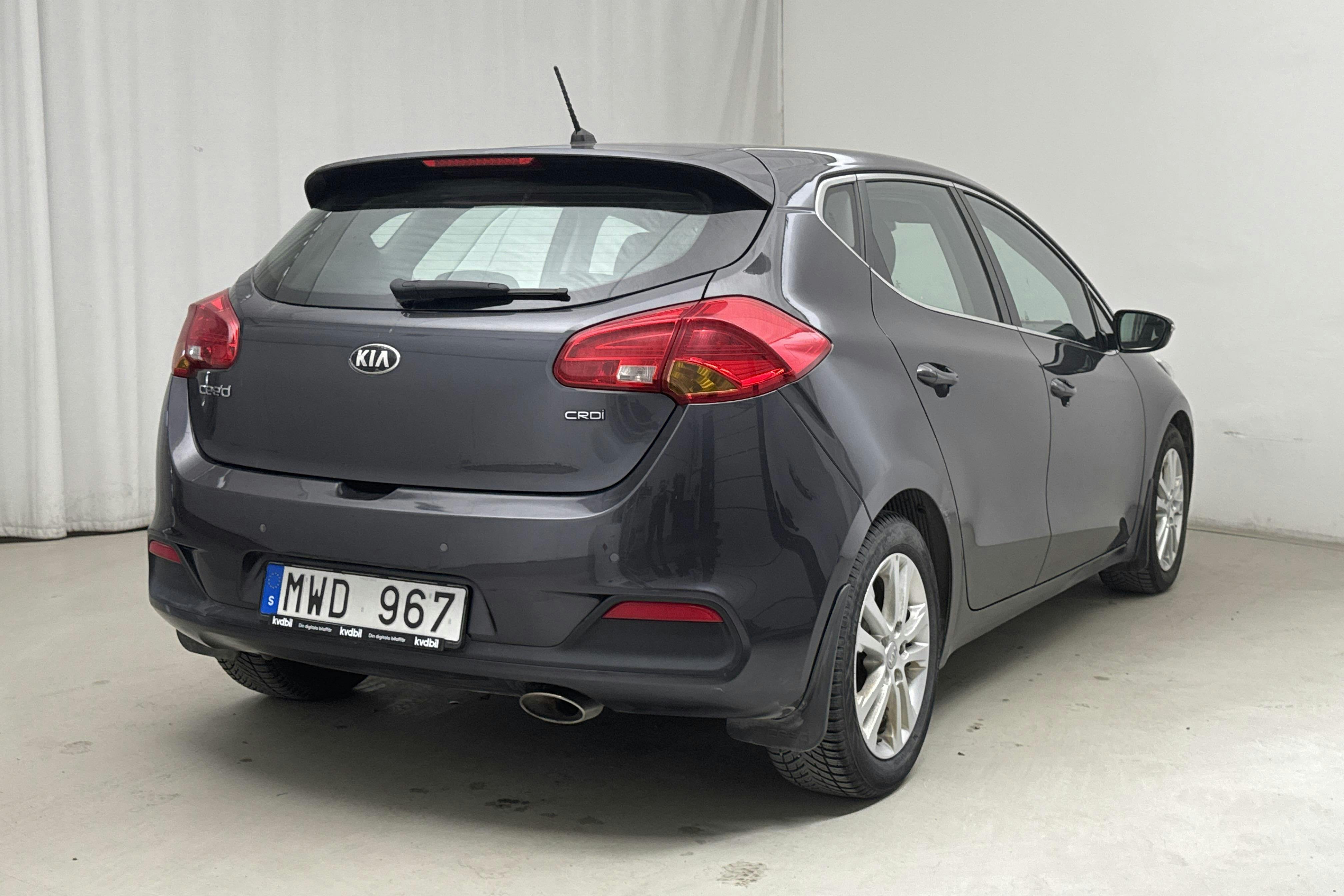KIA Cee'd 1.6 CRDi 5dr (128hk) - 18 645 mil - Manuell - grå - 2013