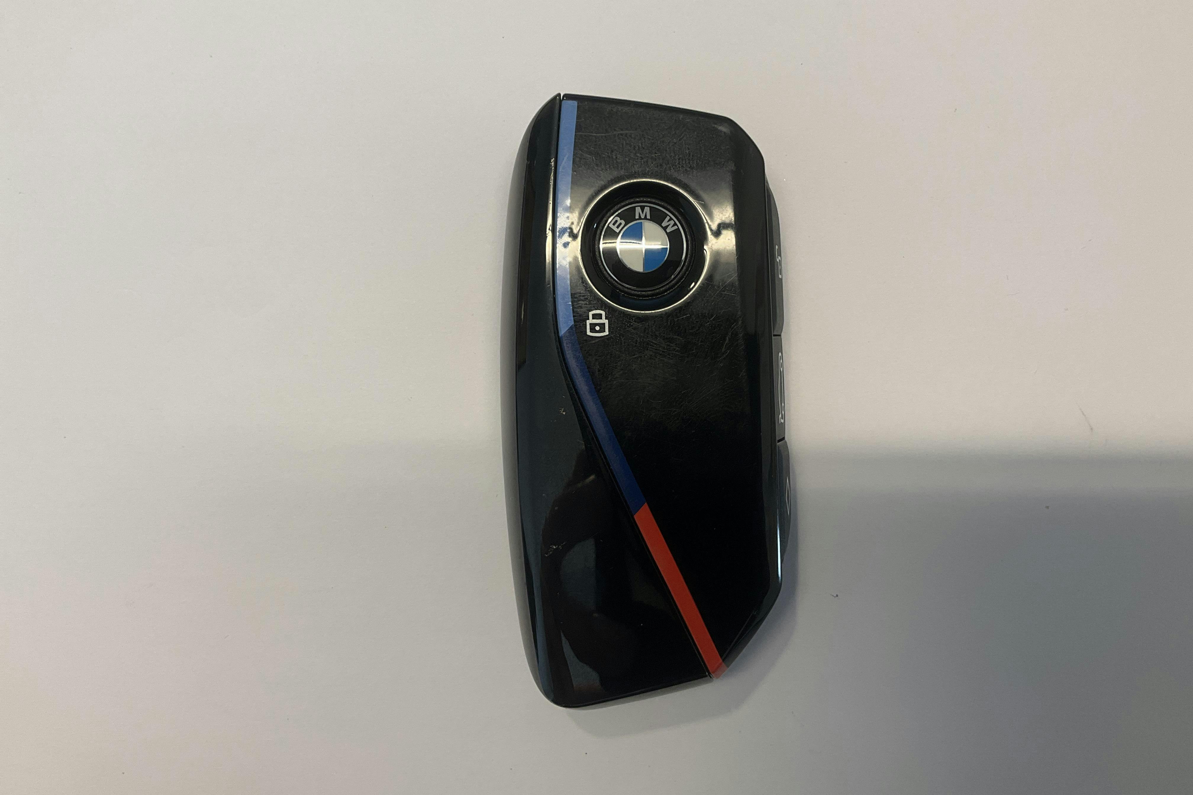 BMW X6 M60i xDrive (530hk) - 592 mil - Automat - vit - 2024