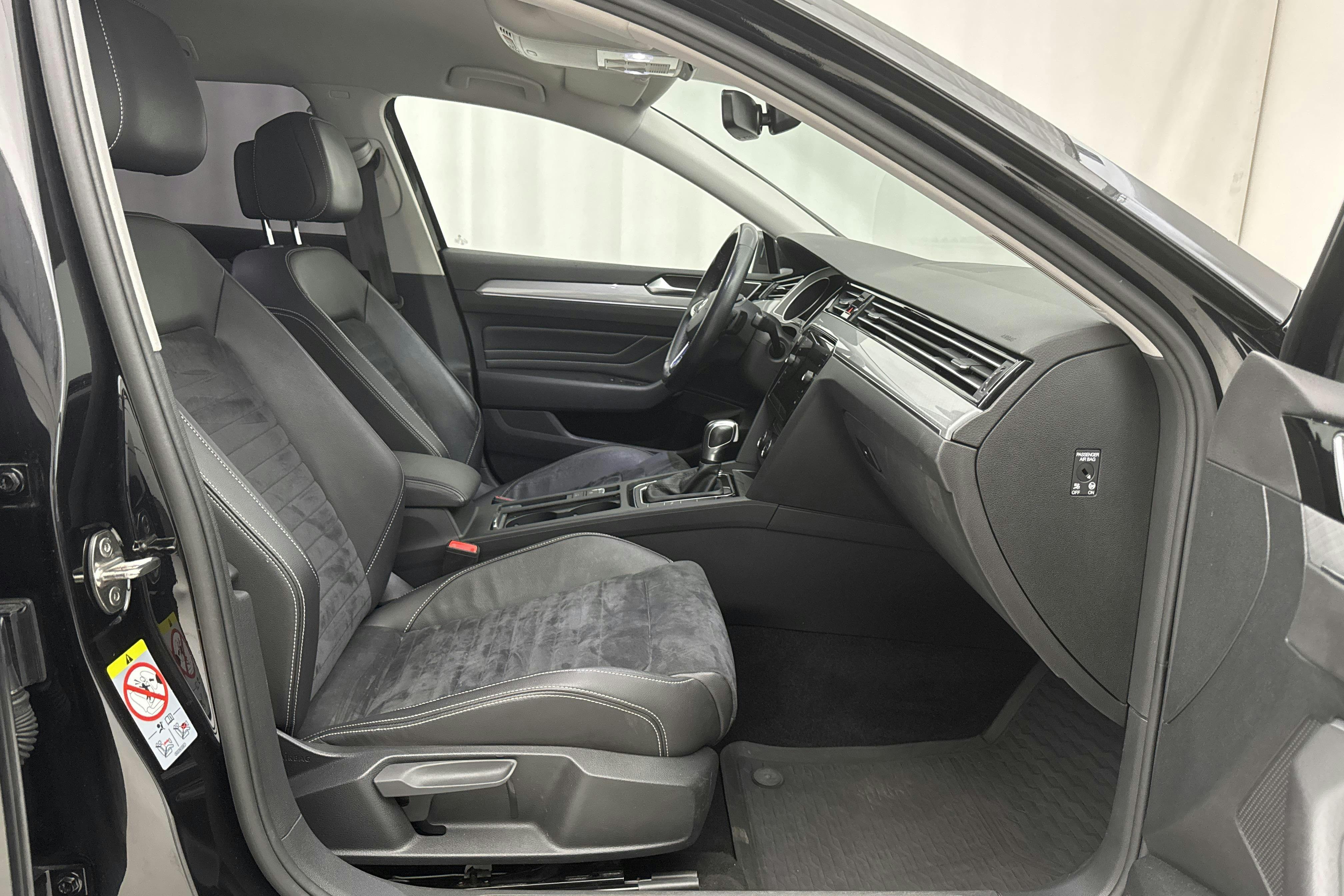 VW Passat 1.4 GTE Sportscombi (218hk) - 14 681 mil - Automat - svart - 2020