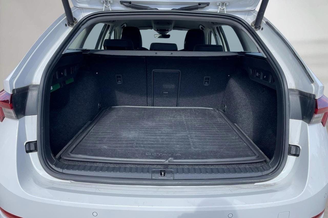 Skoda Octavia 2.0 TDI Combi (150hk) - 208 090 km - Automaatne - valge - 2020