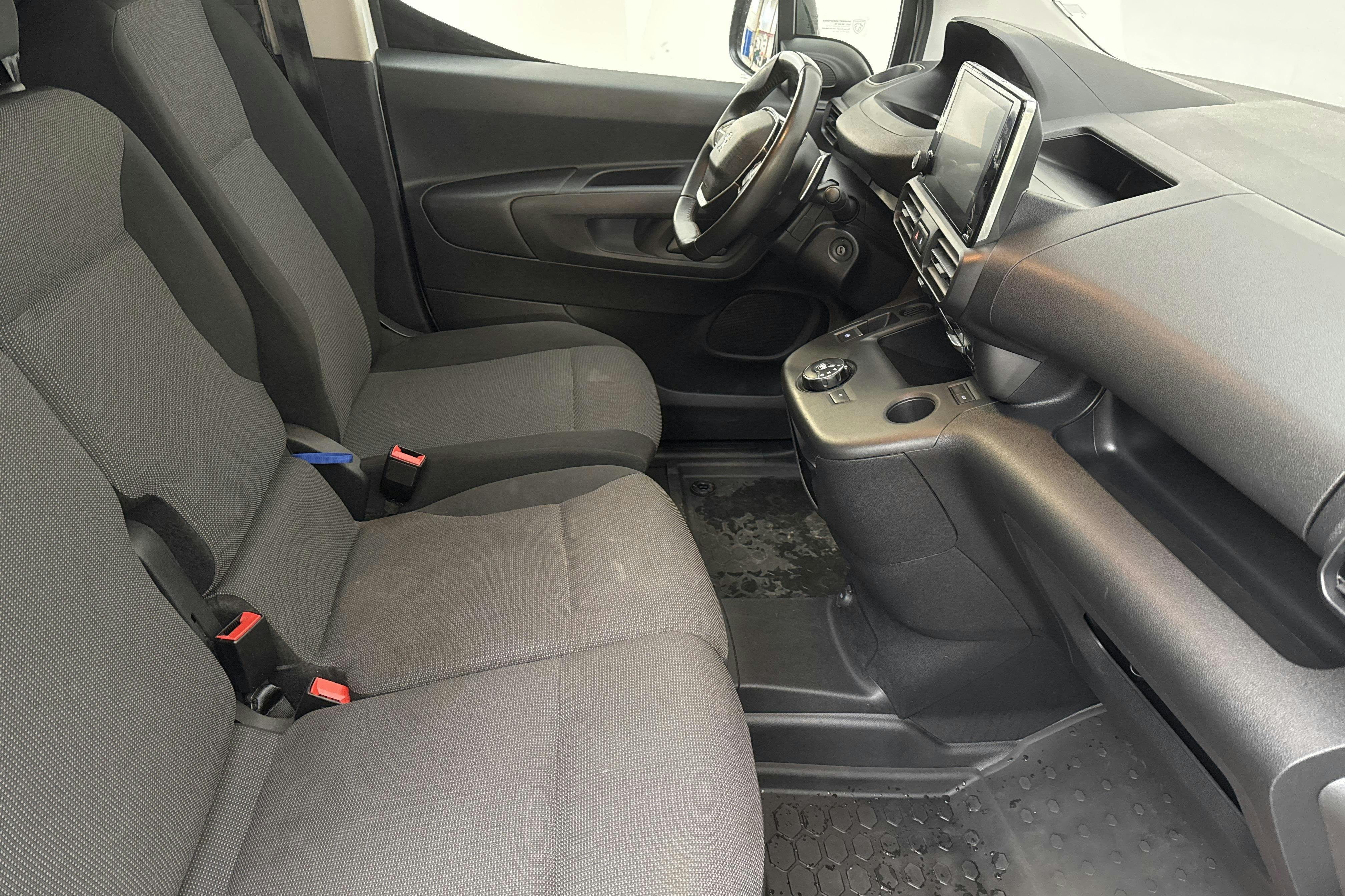 Peugeot Partner 1.5 HDI Skåp (130hk) - 45 870 km - Automaatne - valge - 2022