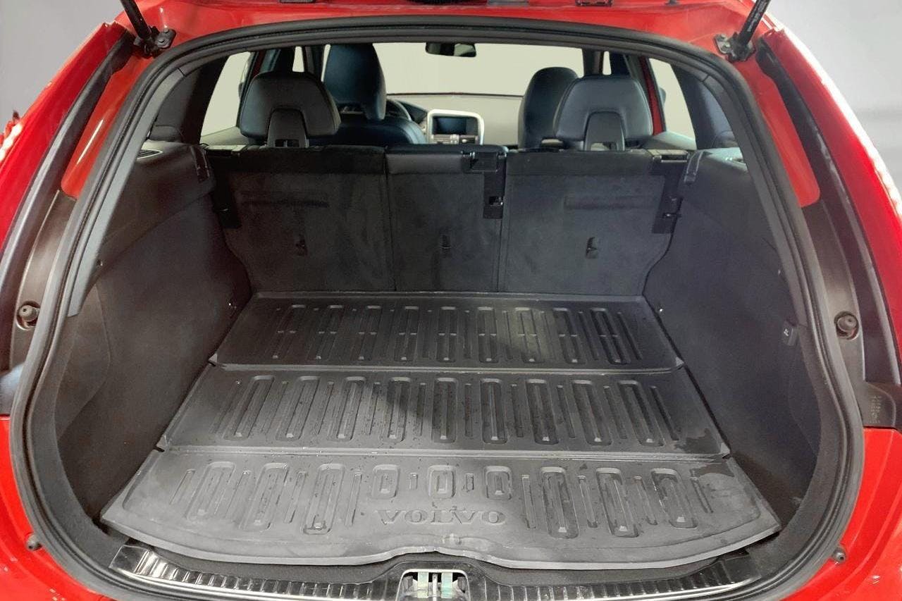 Volvo XC60 D4 AWD (190hk) - 176 340 km - Automatyczna - czerwony - 2016