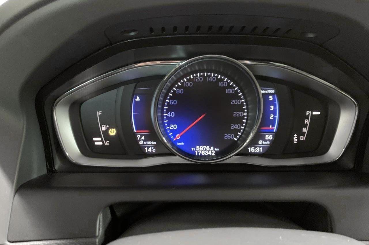 Volvo XC60 D4 AWD (190hk) - 176 340 km - Automatyczna - czerwony - 2016