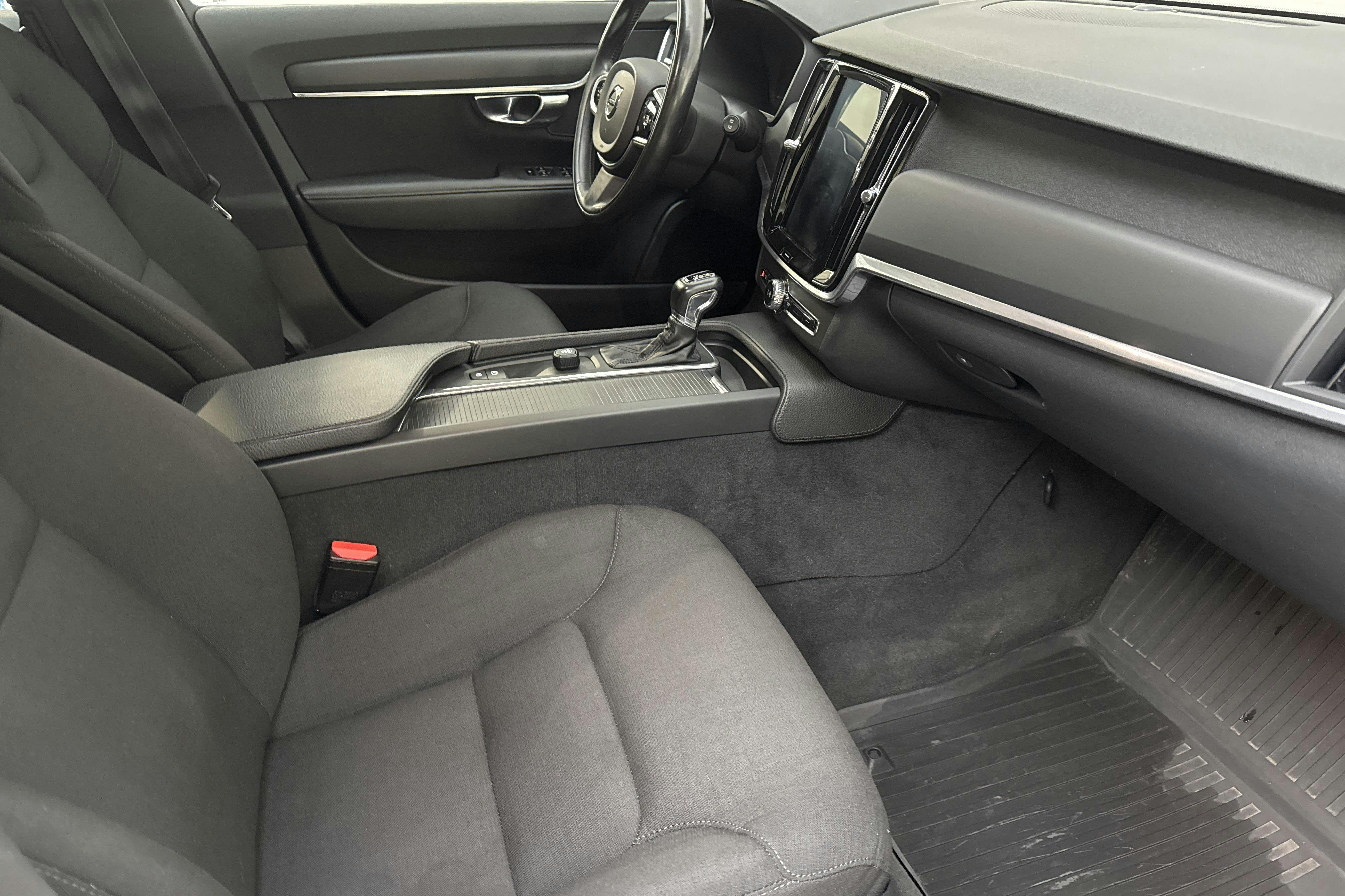 Volvo V90 D4 (190hk) - 133 480 km - Automatyczna - biały - 2018