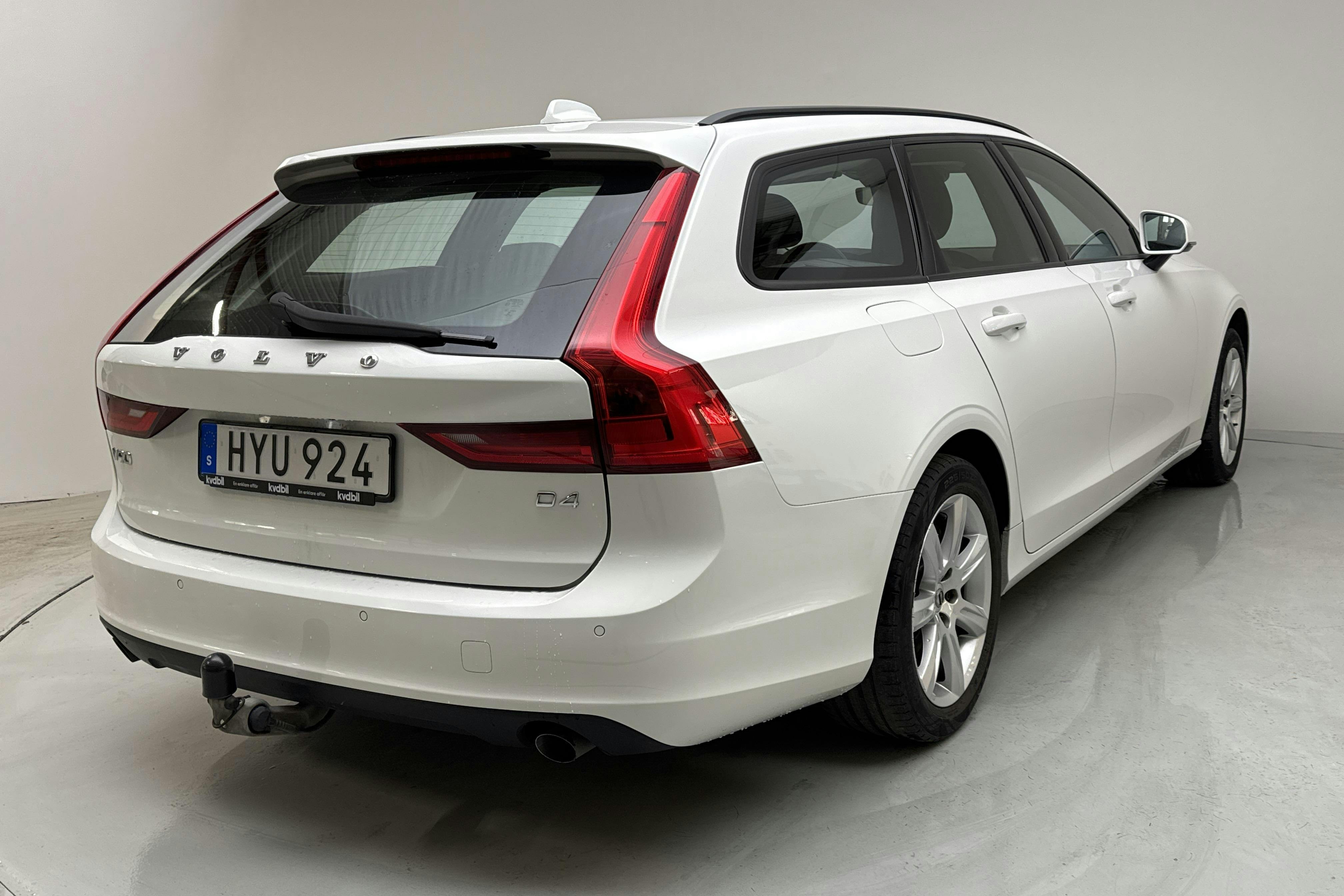 Volvo V90 D4 (190hk) - 133 480 km - Automatyczna - biały - 2018
