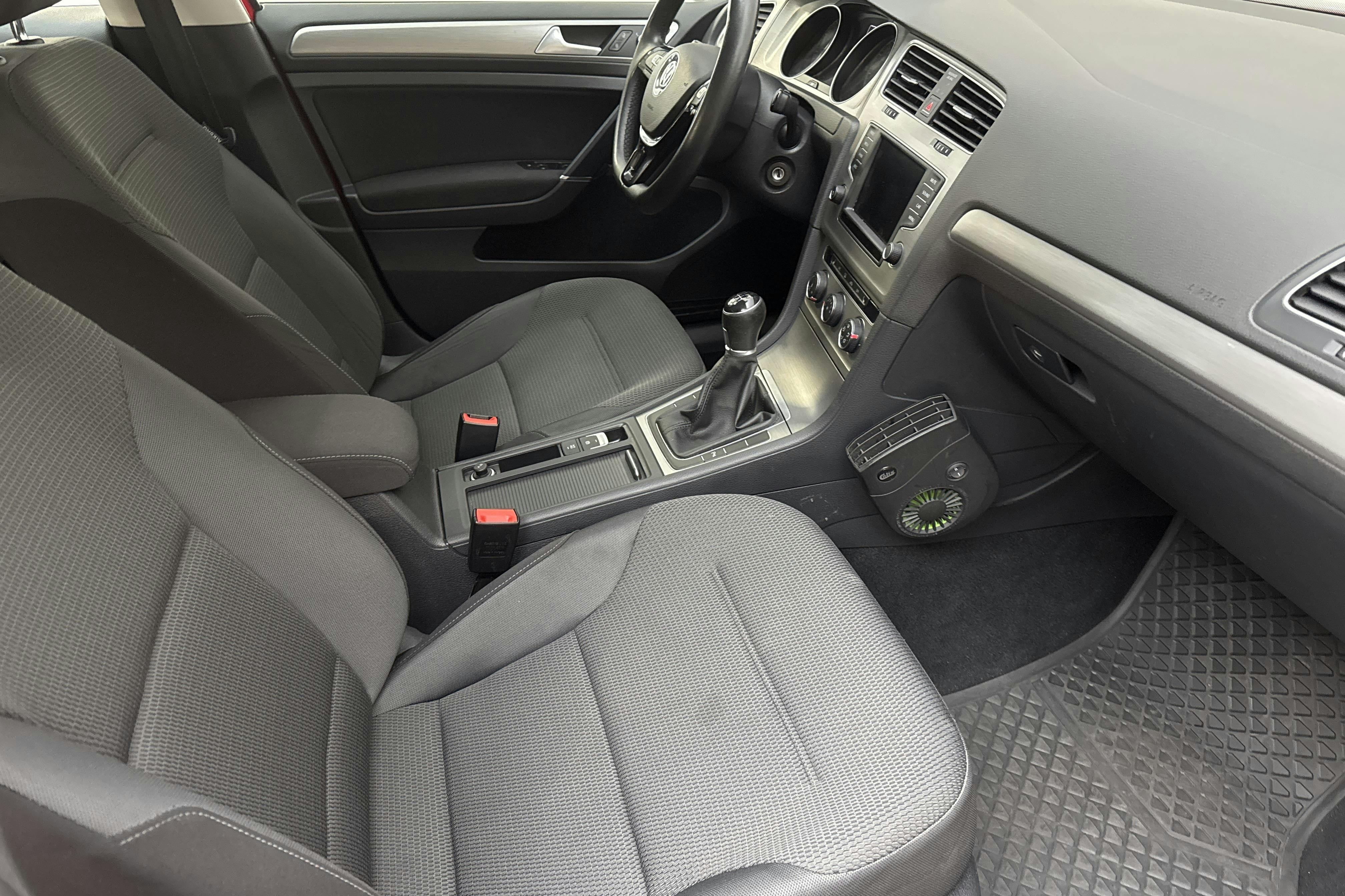 VW Golf VII 1.4 TGI 5dr (110hk) - 7 103 mil - Manuell - röd - 2016