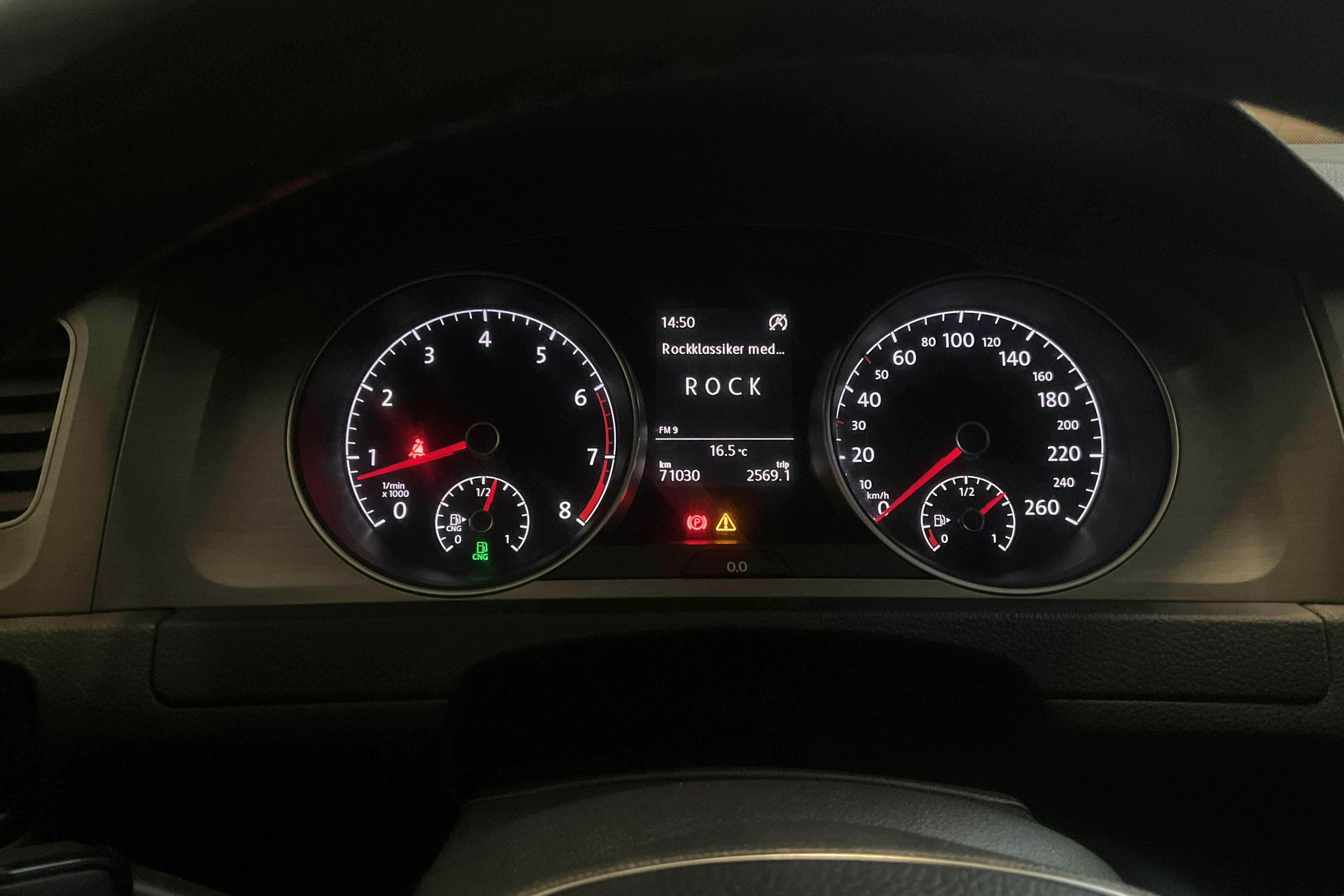 VW Golf VII 1.4 TGI 5dr (110hk) - 7 103 mil - Manuell - röd - 2016