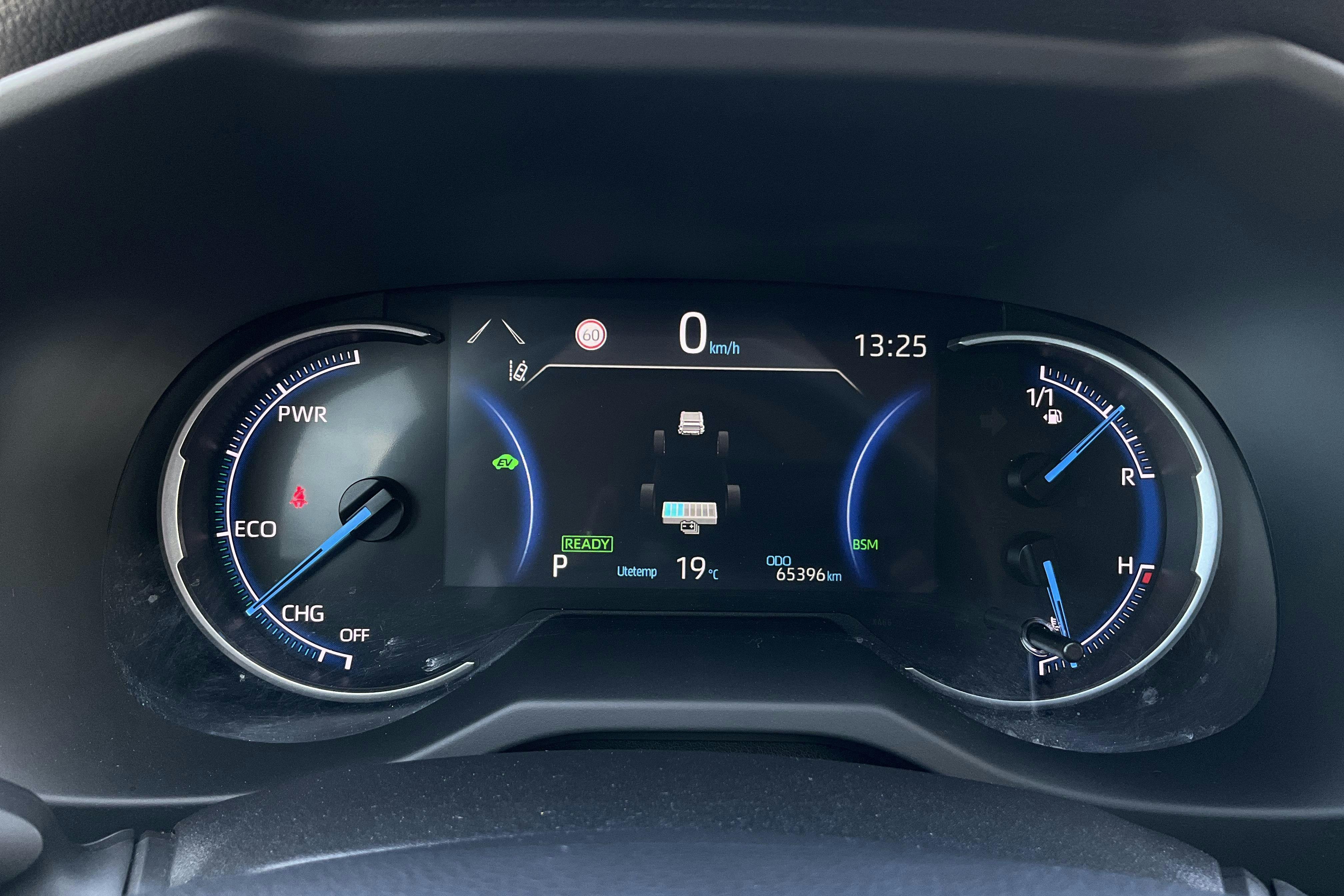 Toyota RAV4 2.5 HSD AWD (222hk) - 6 540 mil - Automat - vit - 2022