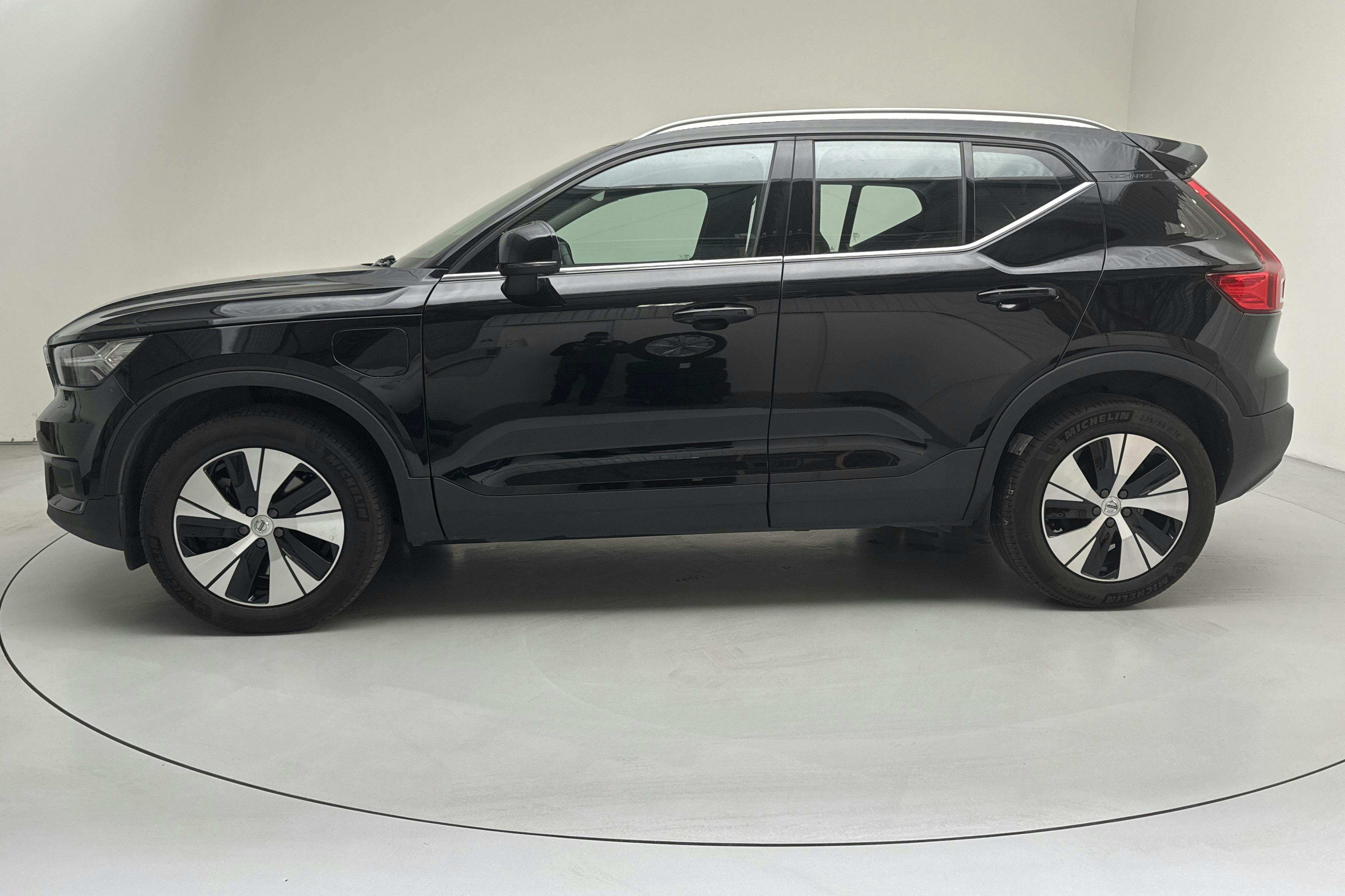 Volvo XC40 T4 2WD Twin Engine (211hk) - 84 810 km - Automatic - black - 2021