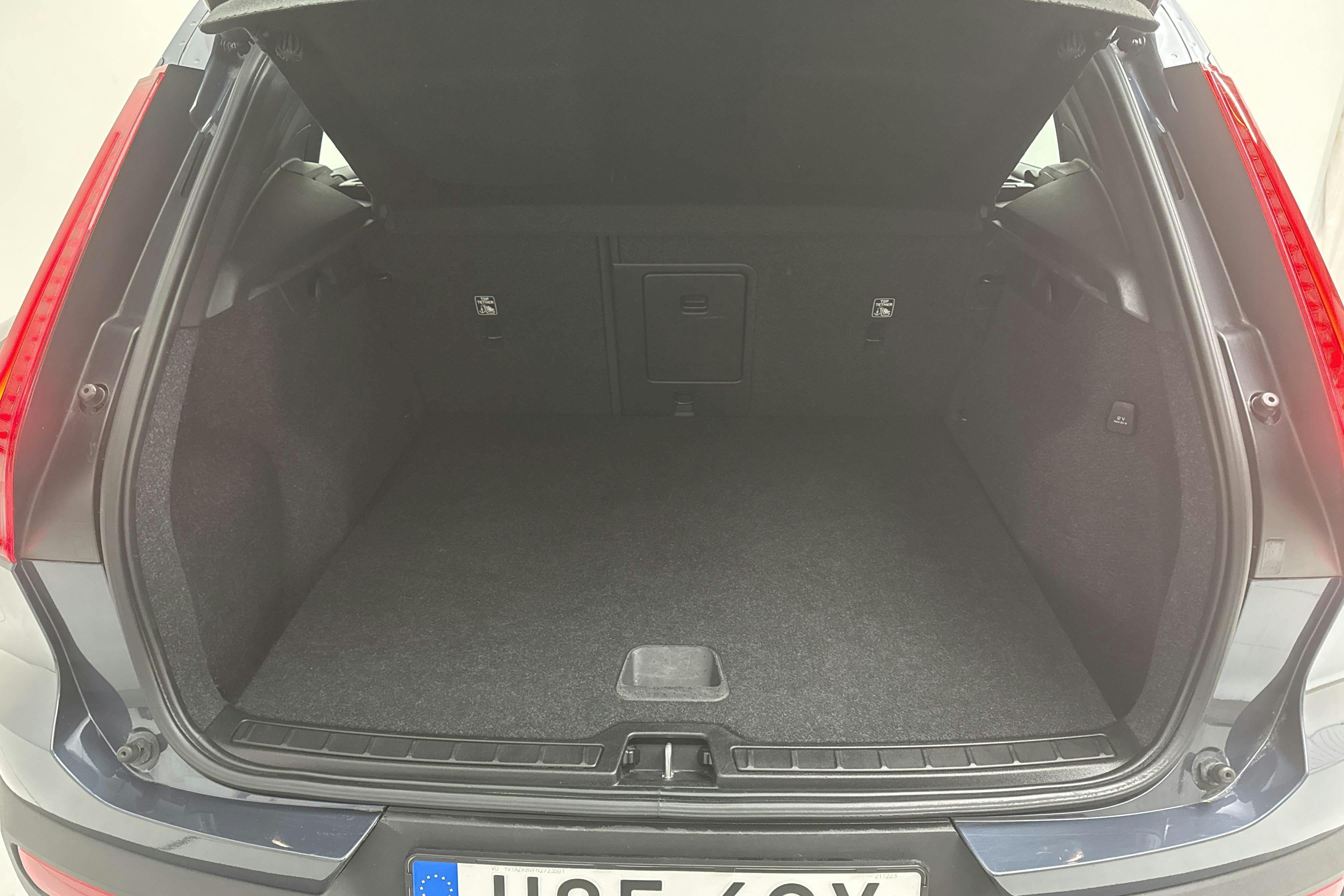 Volvo XC40 B4 2WD (197hk) - 78 190 km - Automatic - Dark Blue - 2022