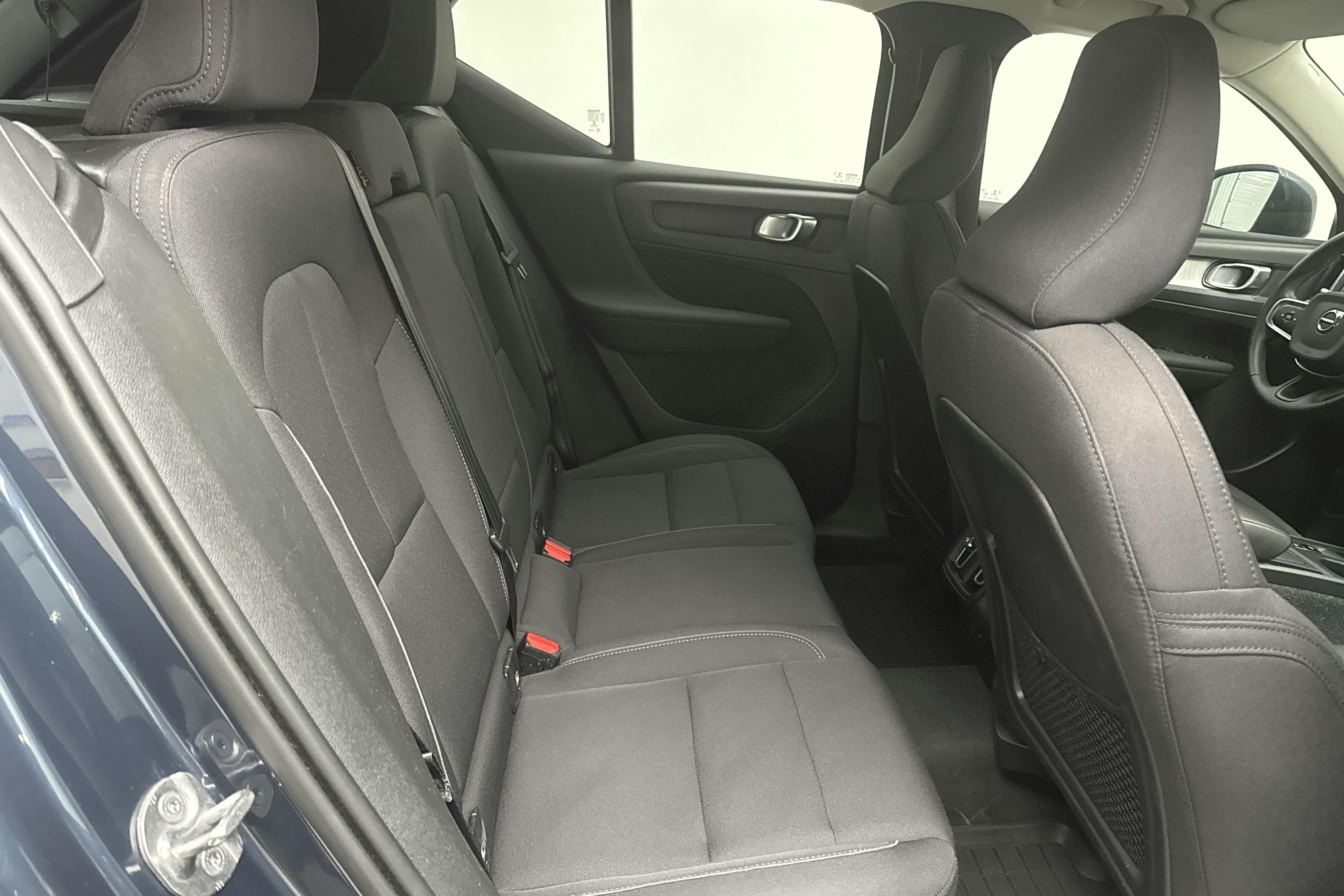 Volvo XC40 B4 2WD (197hk) - 78 190 km - Automatic - Dark Blue - 2022