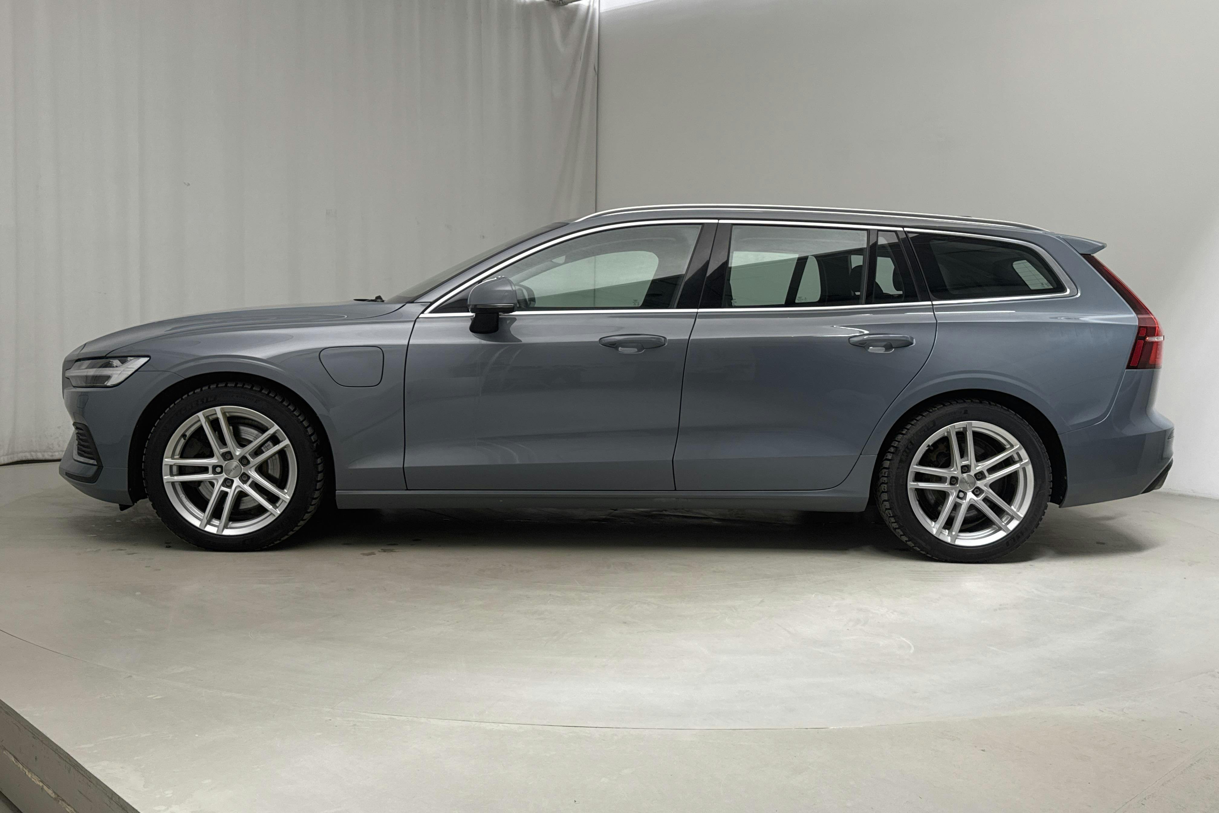 Volvo V60 T6 AWD Twin Engine (340hk) - 126 950 km - Automaatne - hall - 2022