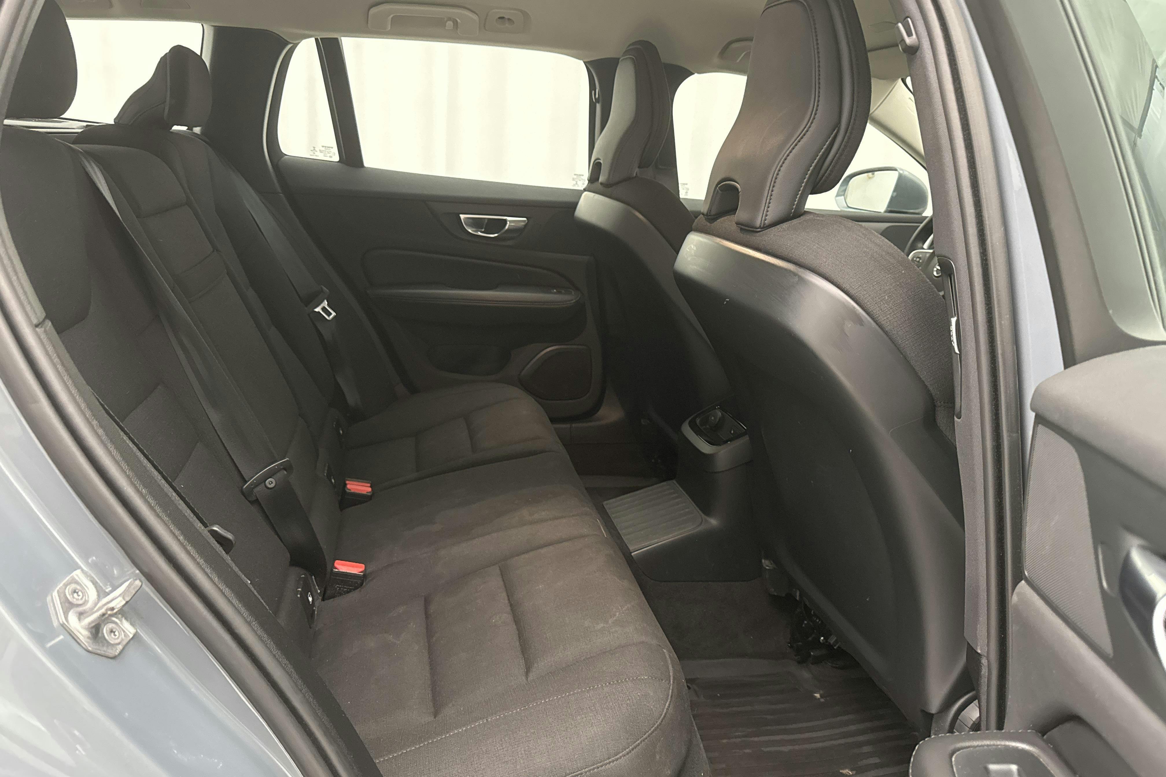 Volvo V60 T6 AWD Twin Engine (340hk) - 126 950 km - Automaatne - hall - 2022