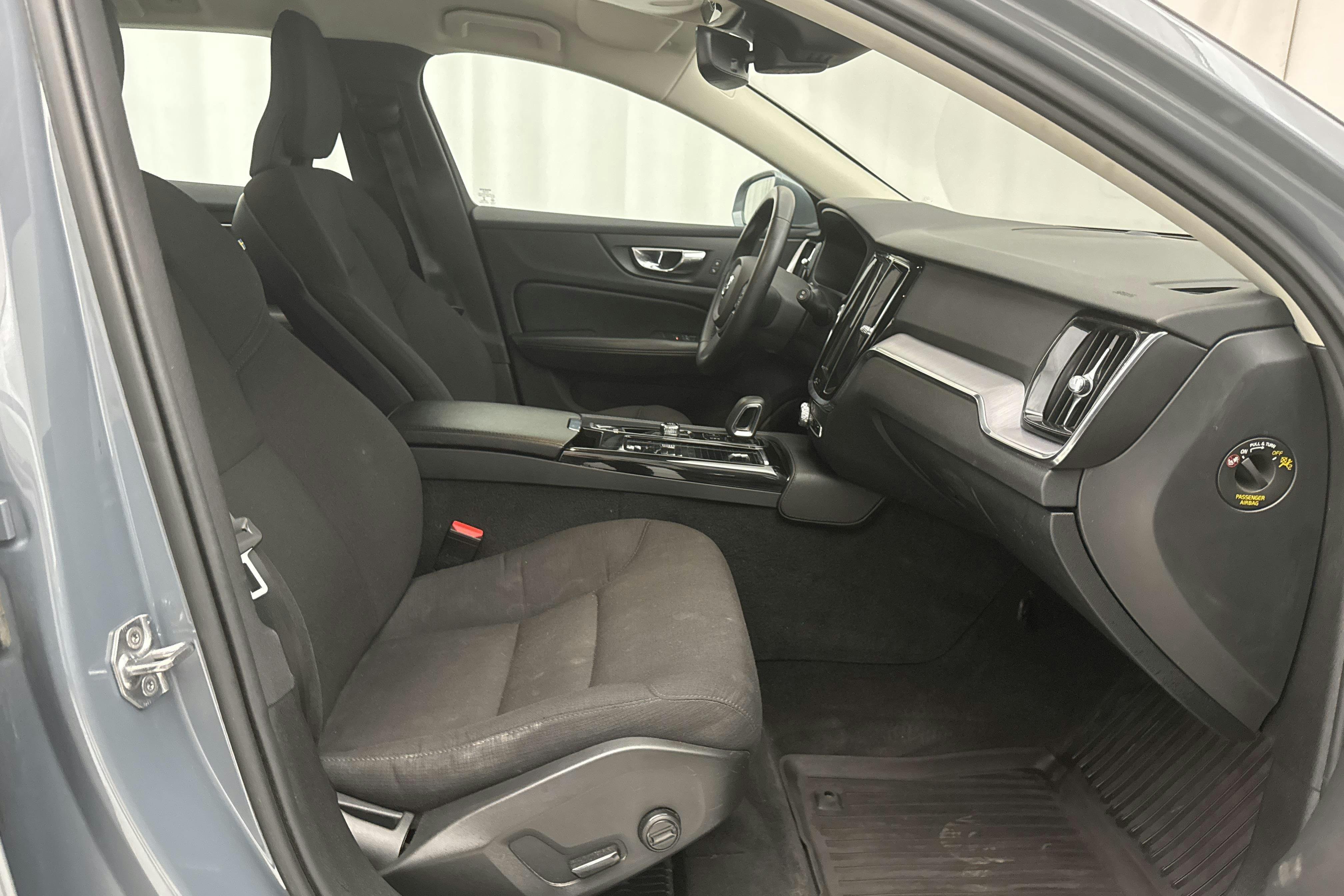 Volvo V60 T6 AWD Twin Engine (340hk) - 126 950 km - Automaatne - hall - 2022