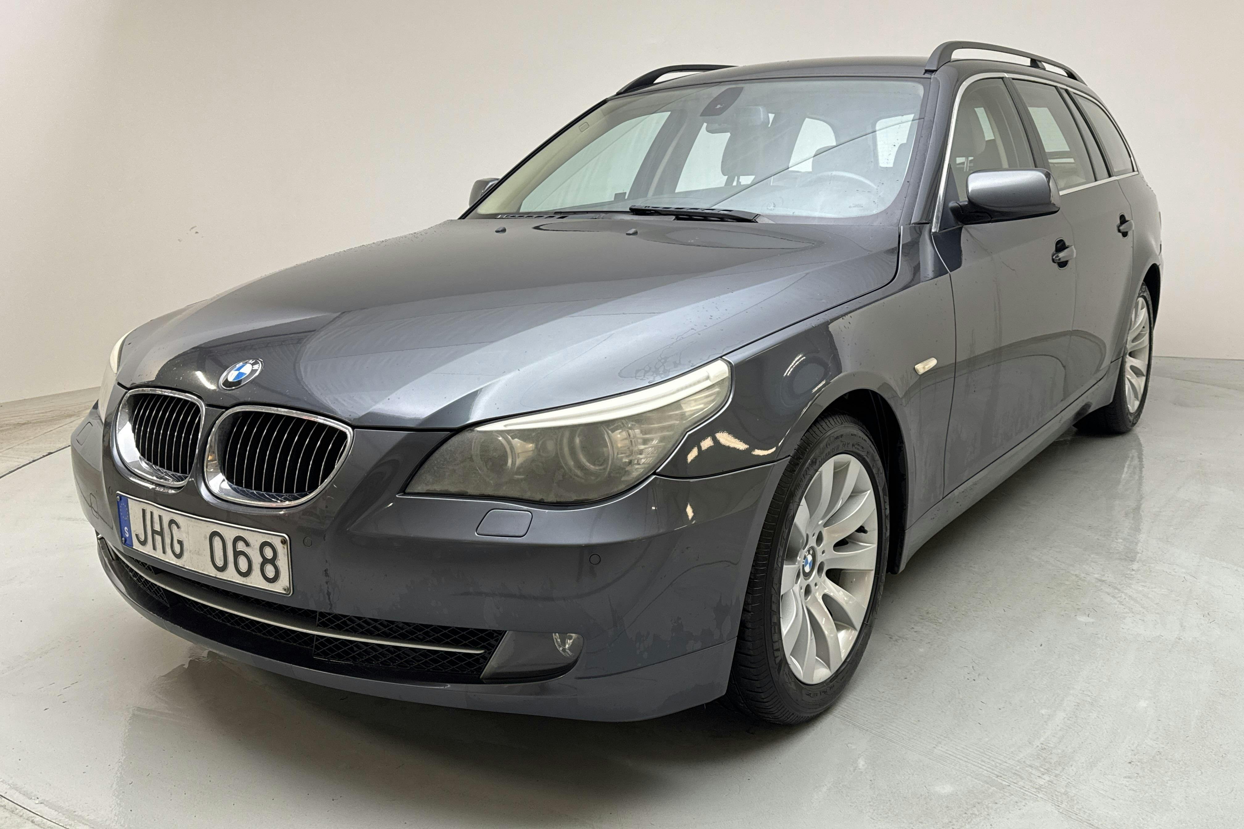 BMW 525d Touring, E61 (197hk) - 301 780 km - Automaatne - hall - 2007
