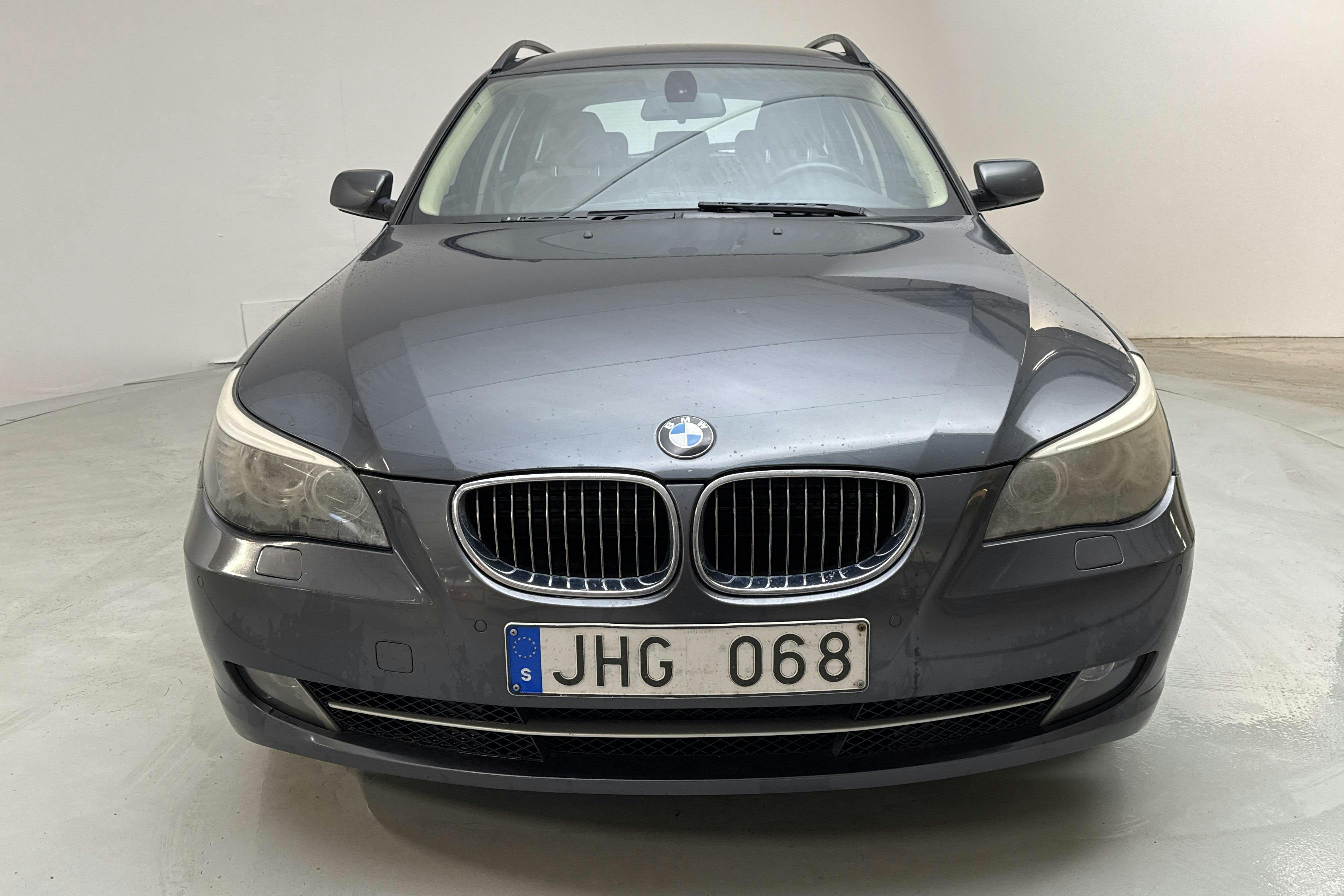BMW 525d Touring, E61 (197hk) - 301 780 km - Automaatne - hall - 2007