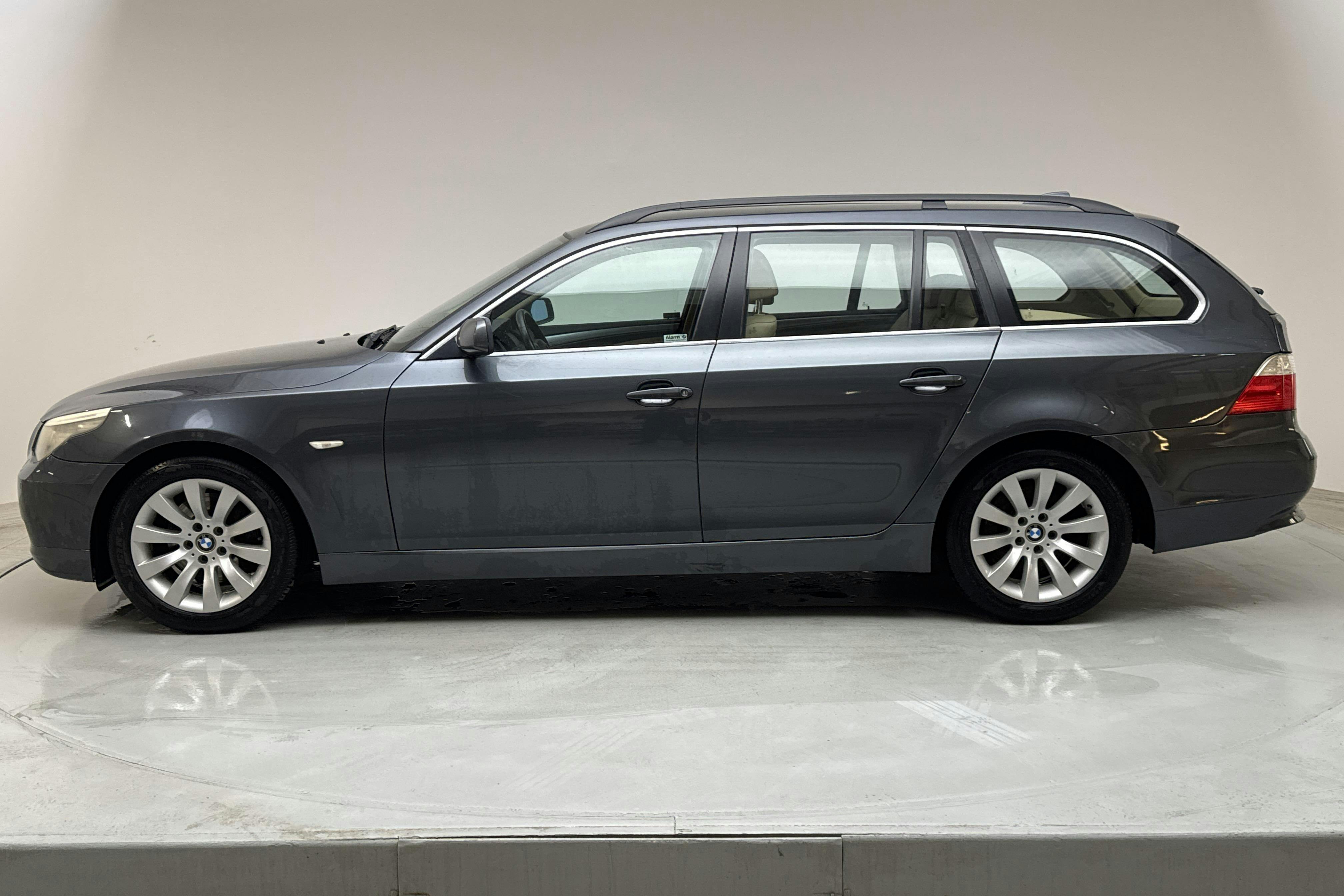 BMW 525d Touring, E61 (197hk) - 301 780 km - Automaatne - hall - 2007