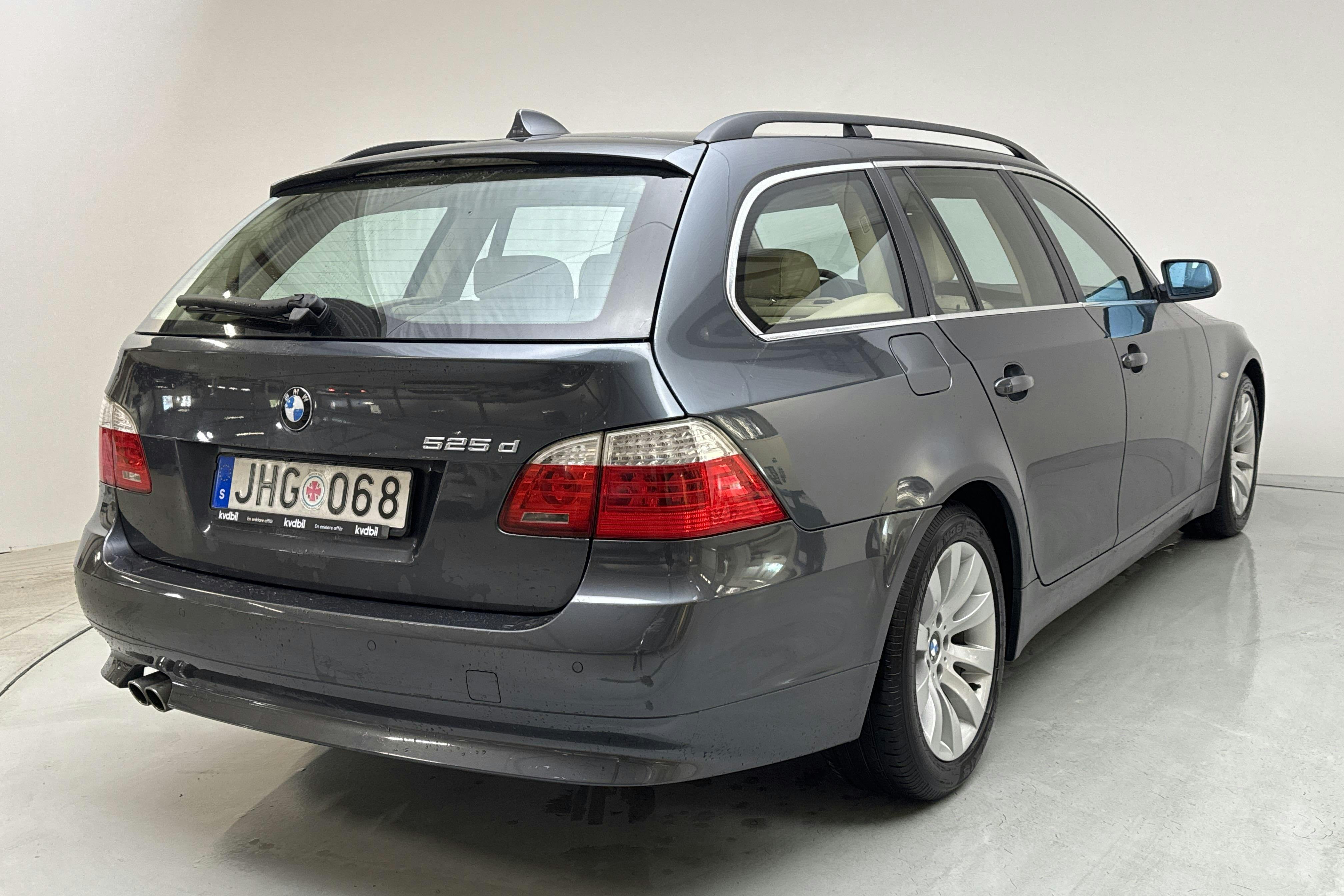 BMW 525d Touring, E61 (197hk) - 301 780 km - Automaatne - hall - 2007