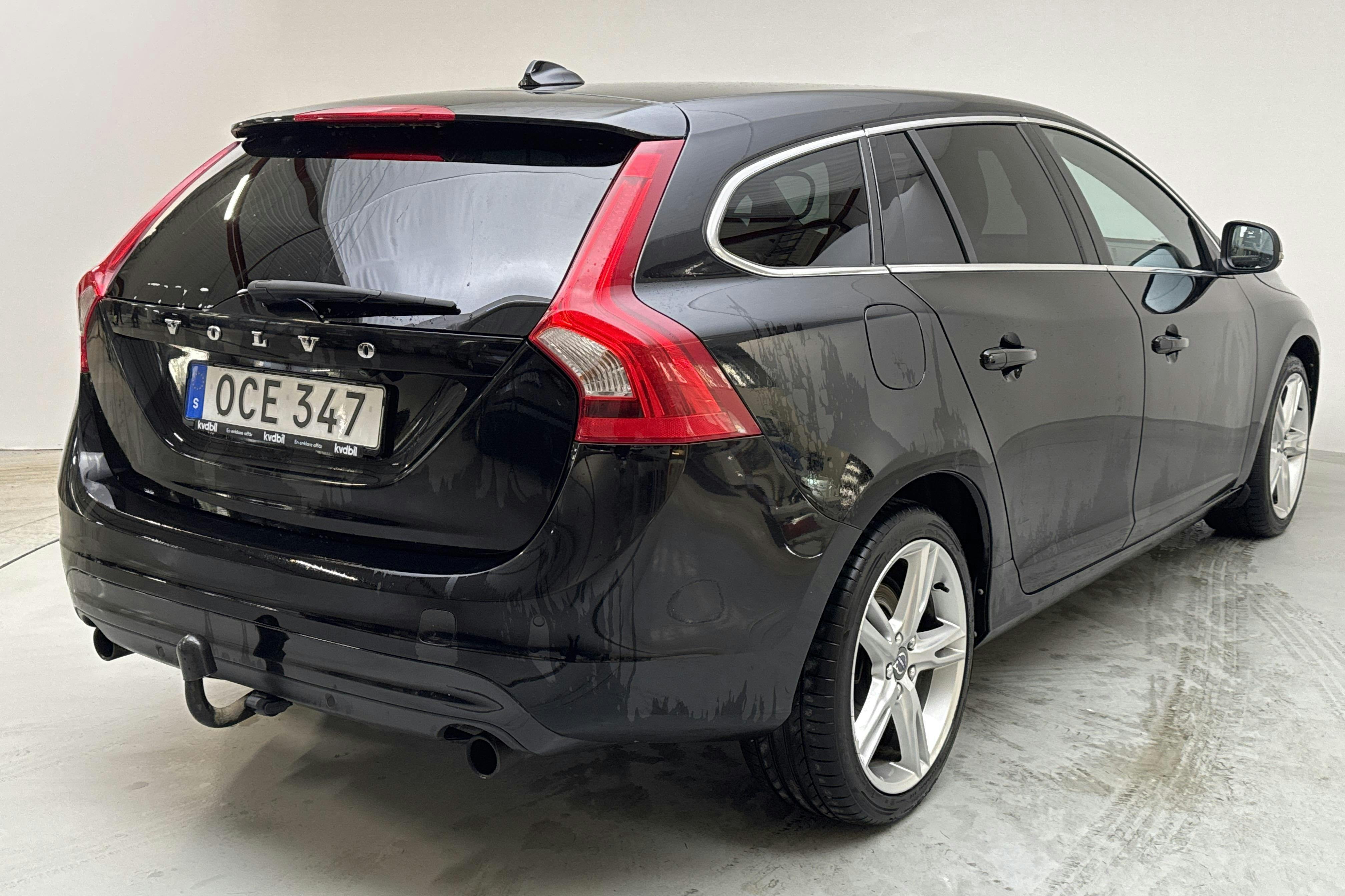 Volvo V60 T3 (152hk) - 116 290 km - Manual - black - 2017
