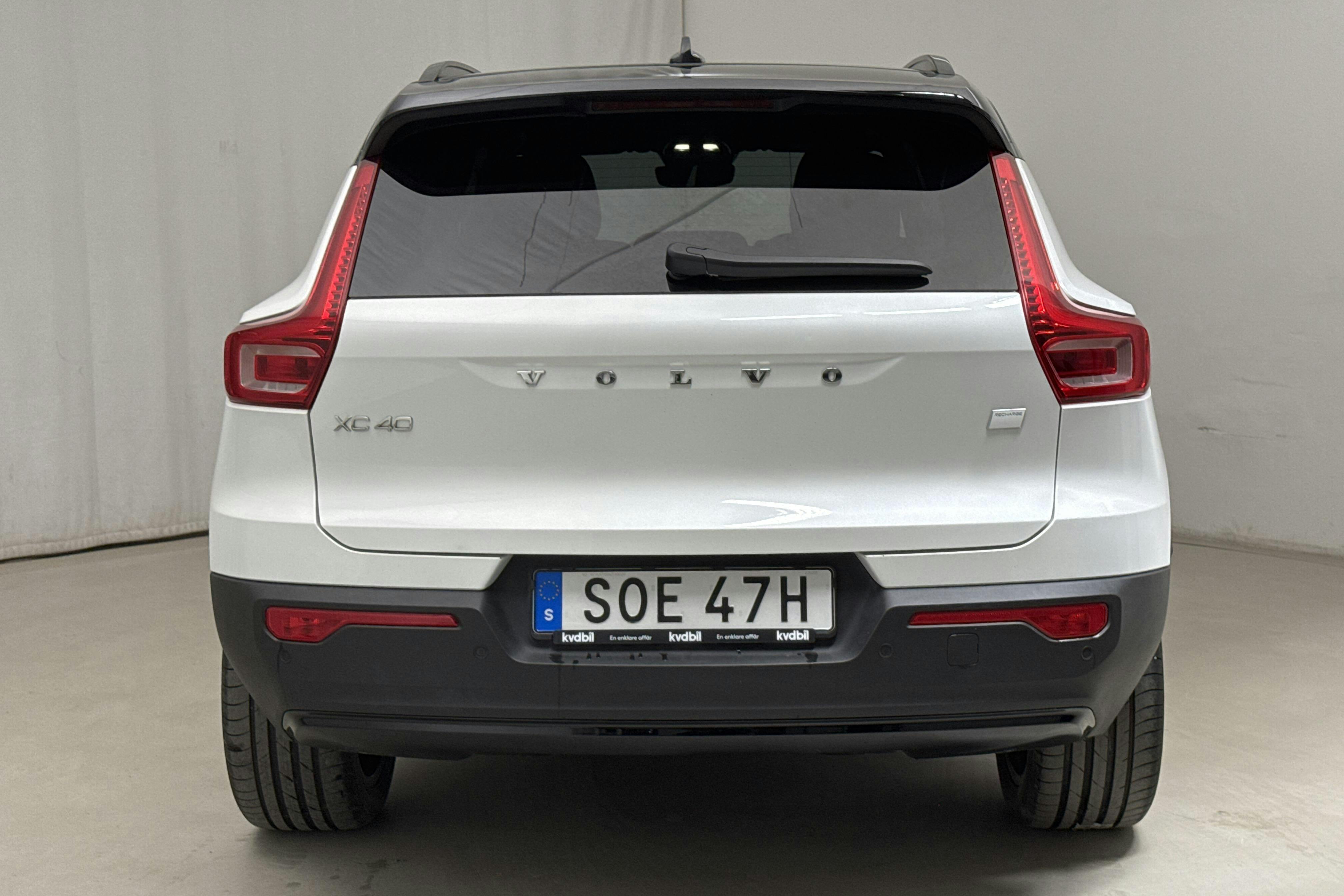 Volvo XC40 P6 Recharge (231hk) - 12 497 mil - Automat - vit - 2022