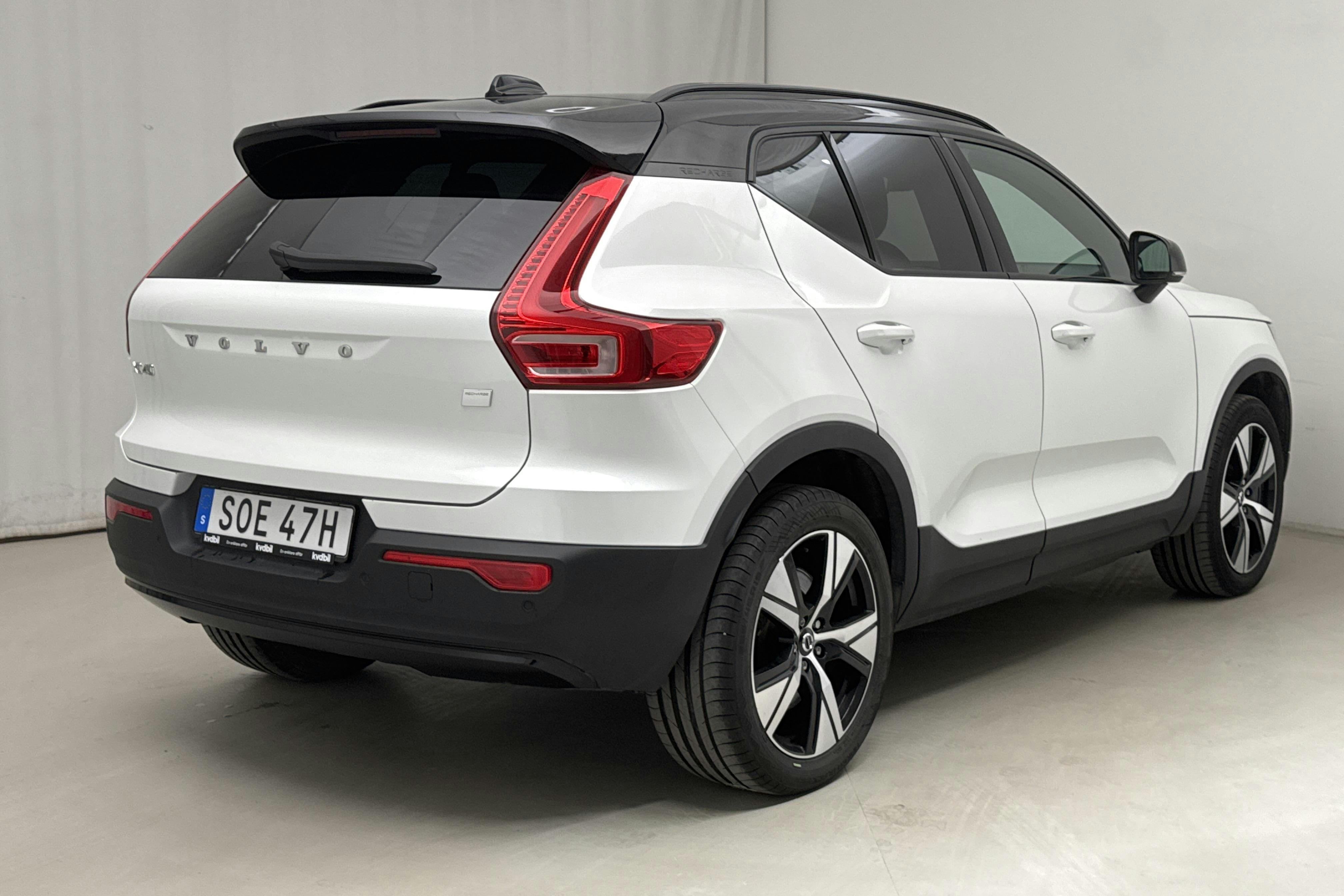 Volvo XC40 P6 Recharge (231hk) - 12 497 mil - Automat - vit - 2022
