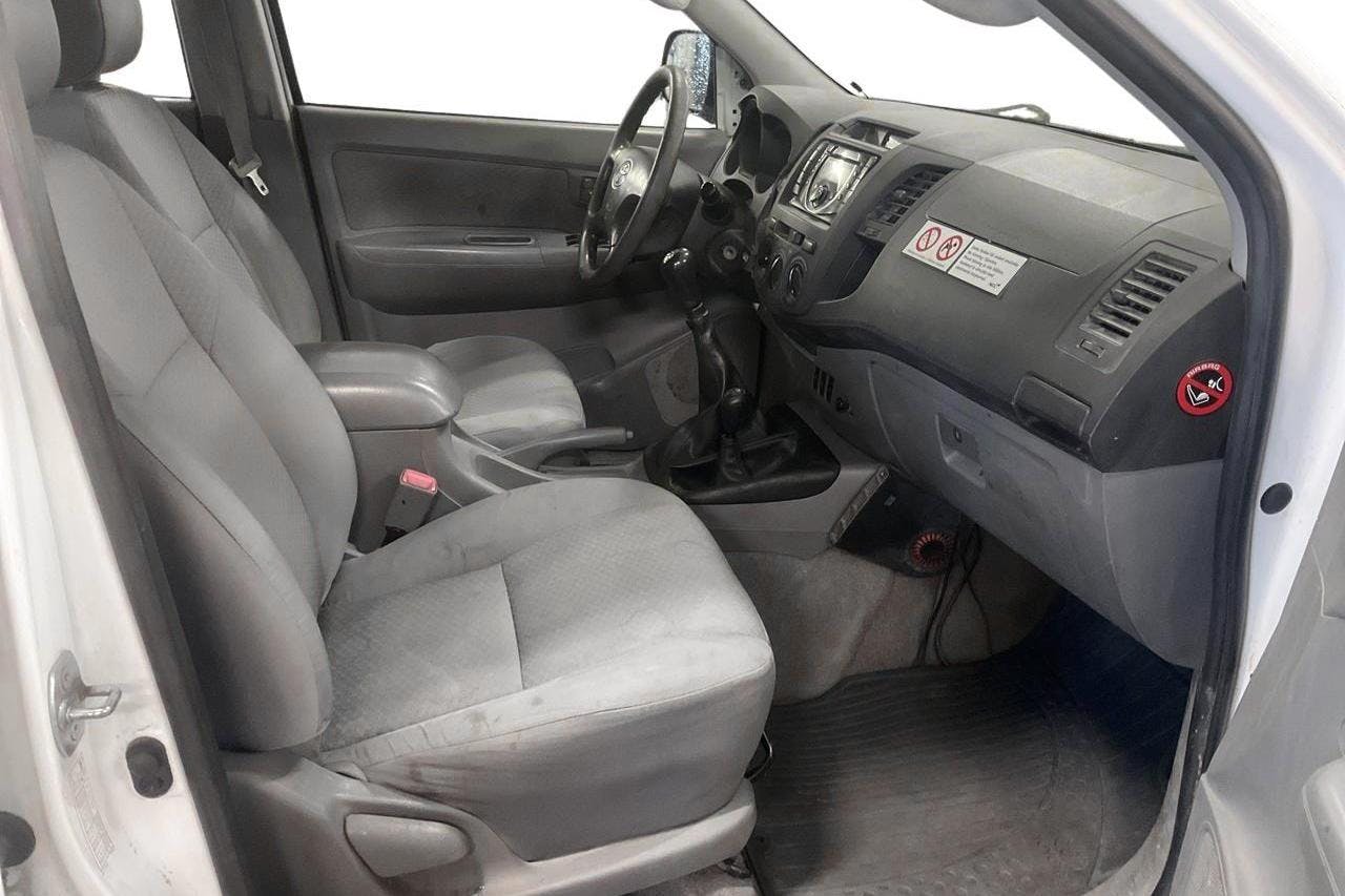 Toyota Hilux 2.5 D-4D 4WD (144hk) - 166 680 km - Manual - white - 2011