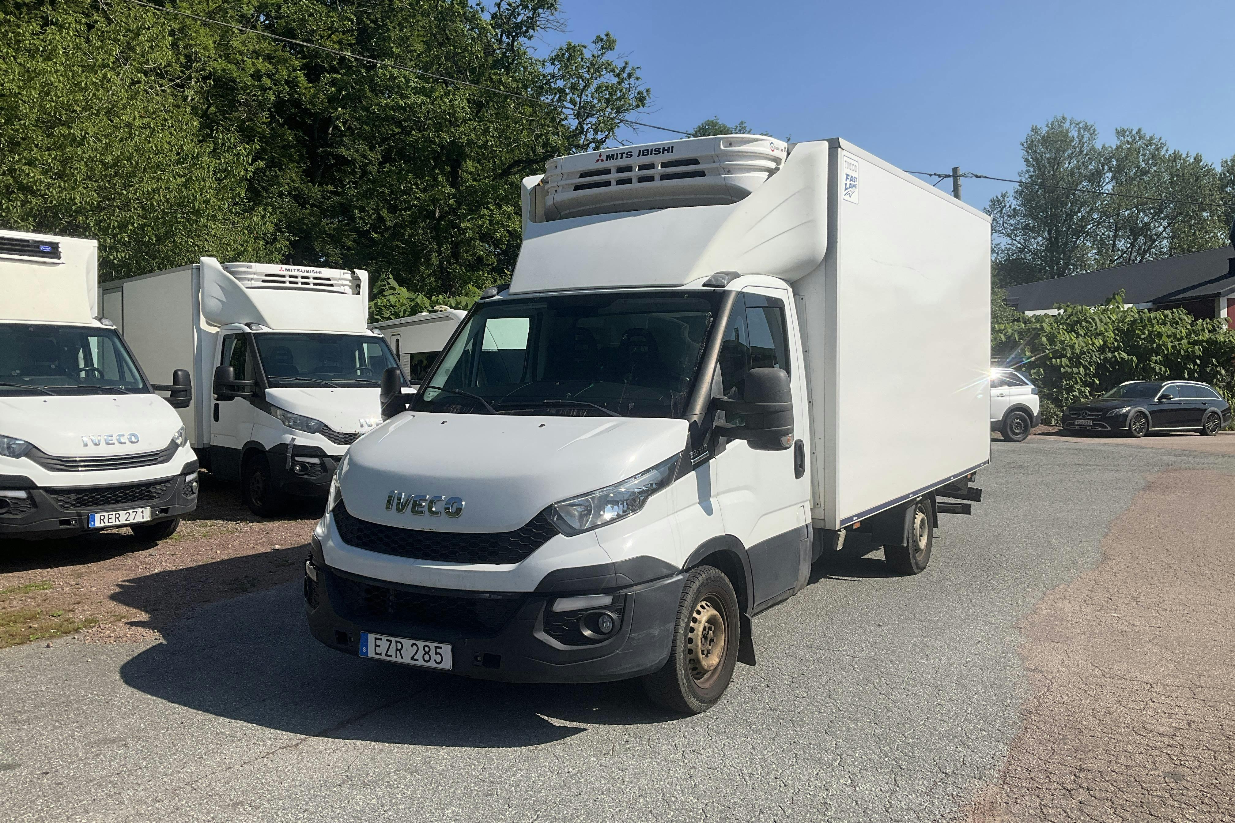 Presentationsfoto 1 av 14: Iveco Daily 35 3.0 Volymskåp (170hk) - 30 933 mil - Automat - vit - 2016