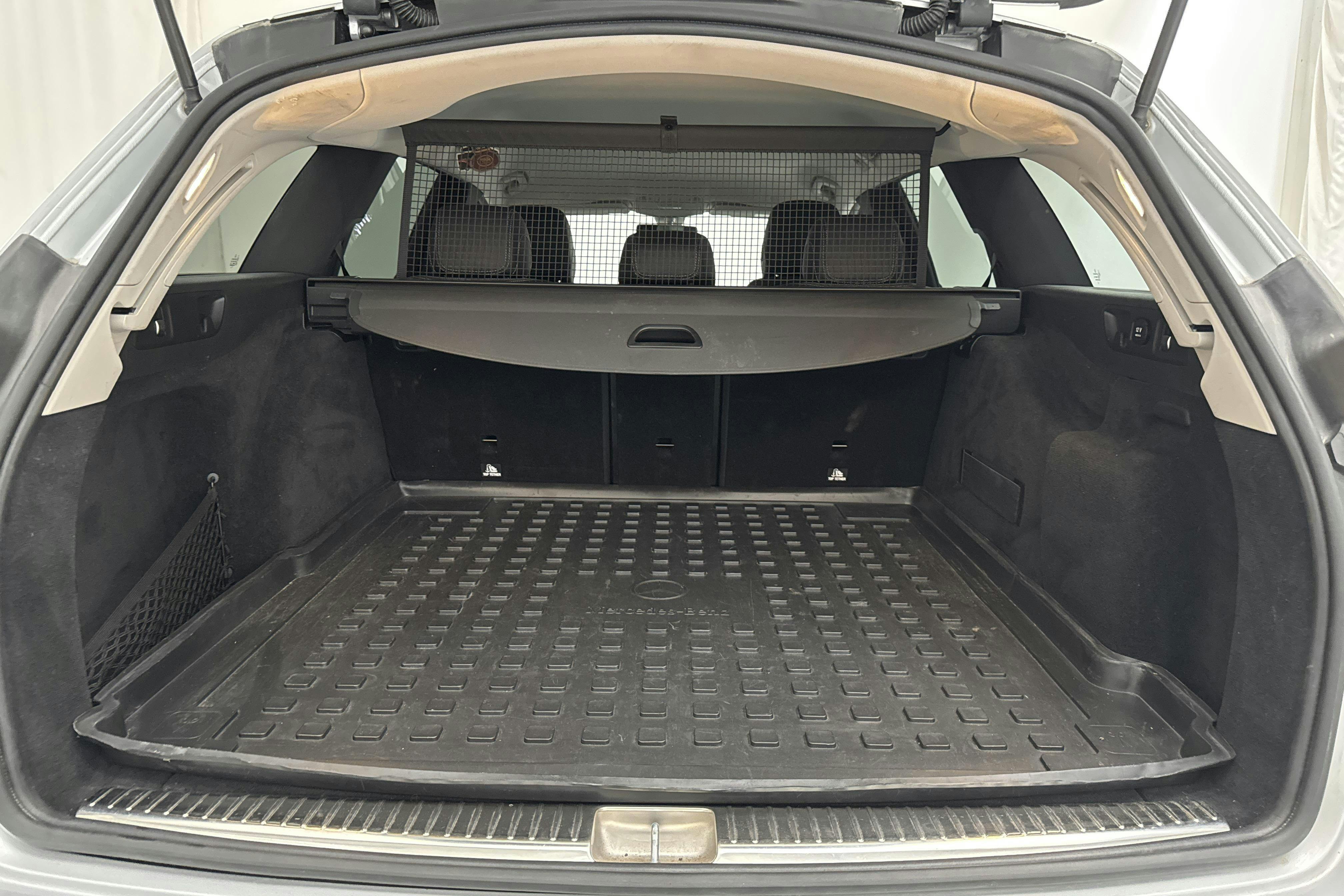Mercedes E 220 d Kombi S213 (194hk) - 123 190 km - Automatic - silver - 2018