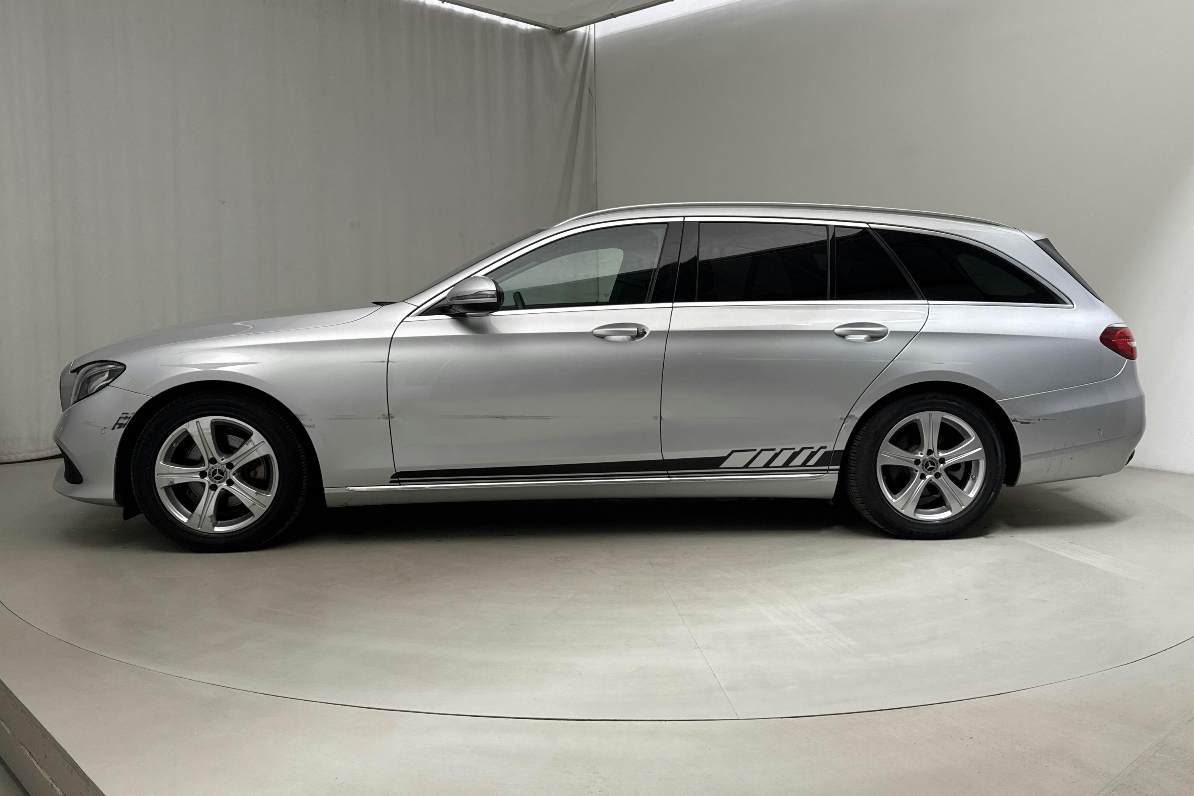 Mercedes E 220 d Kombi S213 (194hk) - 123 190 km - Automatic - silver - 2018